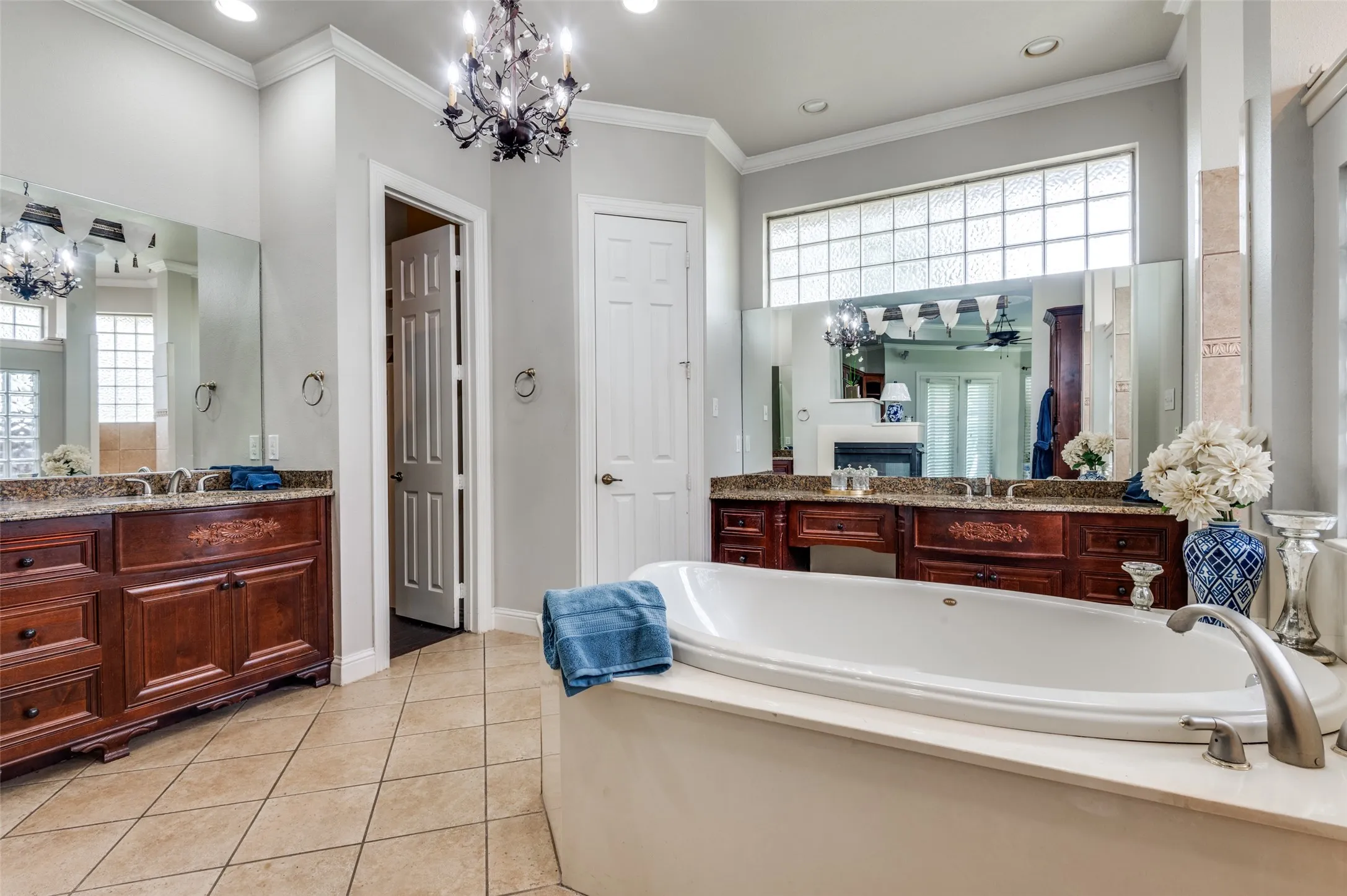 Single Family Residence For Sale in Tarrant County , 2032 Cains Lane, Mansfield, Texas 76063, 4 Bedroom, 5 Bathroom, 3 Garage spaces, 4,468 Sqft, built in 1999, mls#21225215, Real Estate Agent in Mansfield, Homes For Sale in Tarrant county, Homes For Sale in Mansfield, Realtor in Mansfield Texas, Real Estate Brokerage Independent Realty Texas, Luminita Cordes Realtor