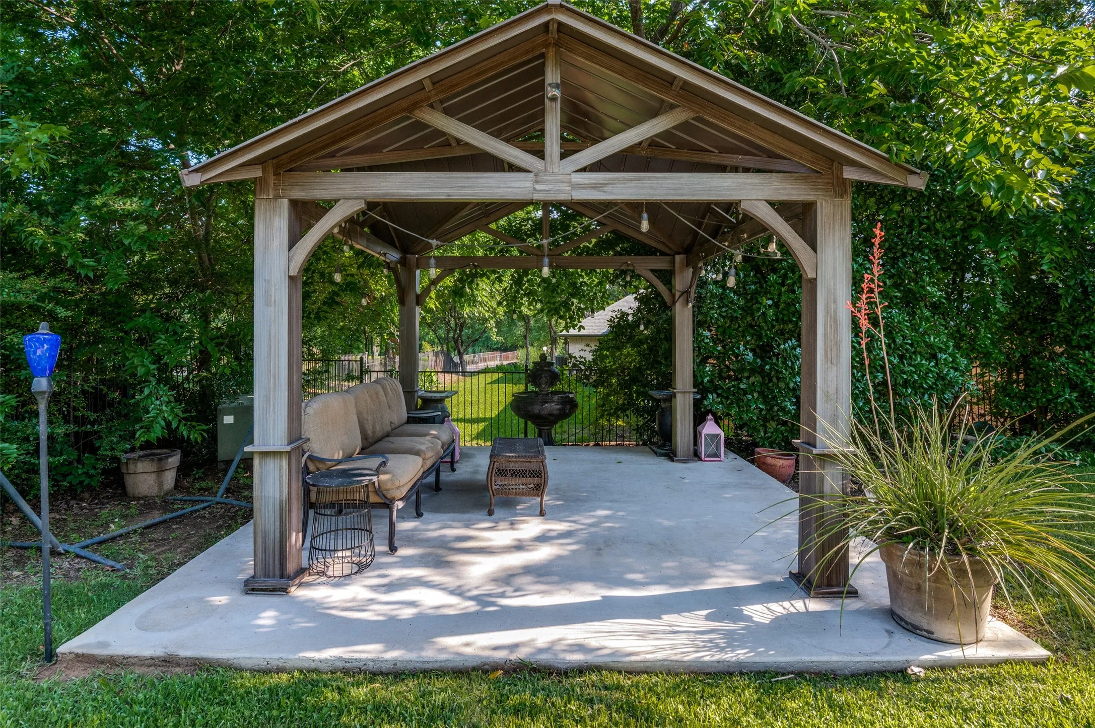 Single Family Residence For Sale in Tarrant County , 2032 Cains Lane, Mansfield, Texas 76063, 4 Bedroom, 5 Bathroom, 3 Garage spaces, 4,468 Sqft, built in 1999, mls#21225215, Real Estate Agent in Mansfield, Homes For Sale in Tarrant county, Homes For Sale in Mansfield, Realtor in Mansfield Texas, Real Estate Brokerage Independent Realty Texas, Luminita Cordes Realtor