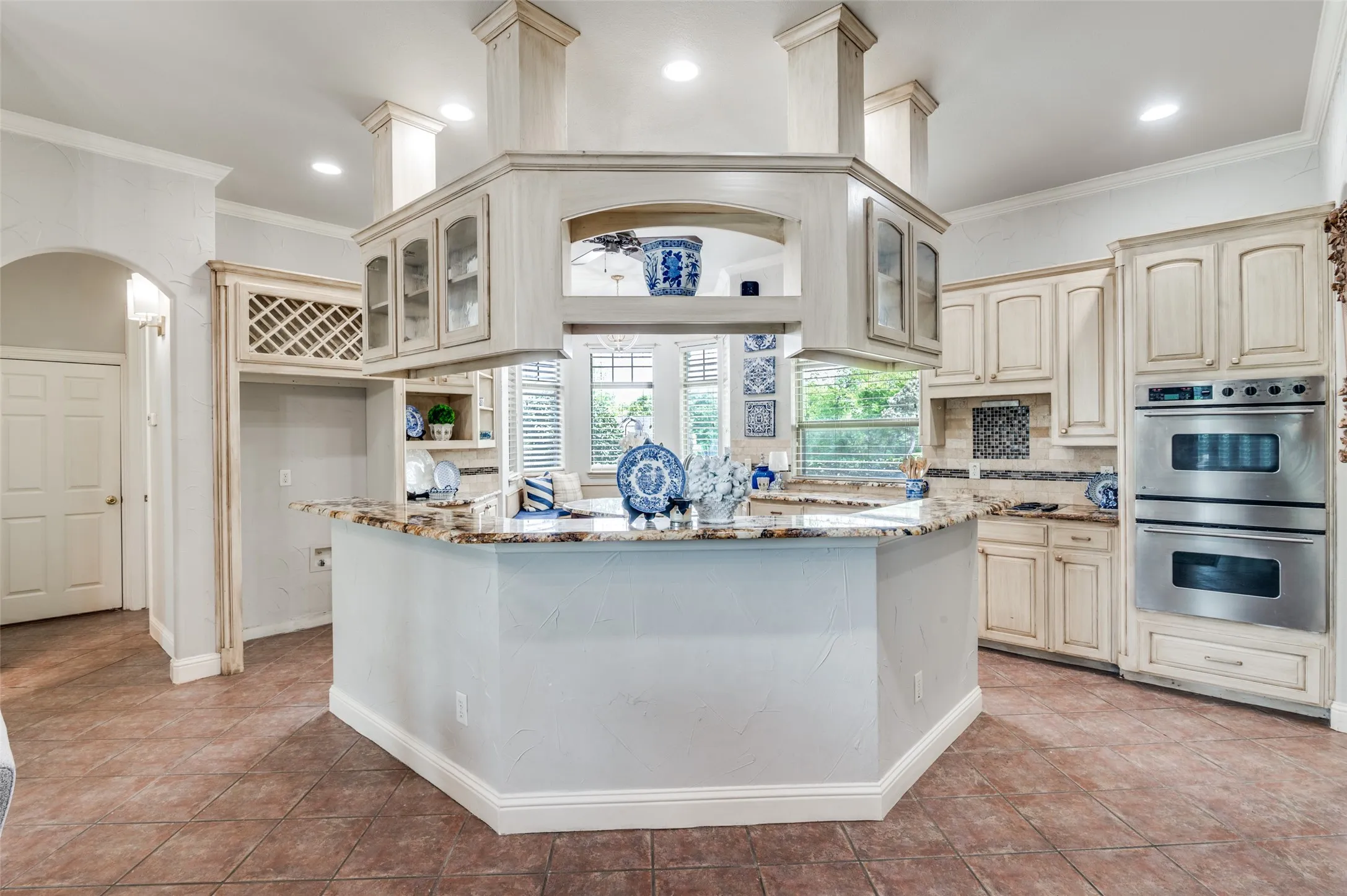 Single Family Residence For Sale in Tarrant County , 2032 Cains Lane, Mansfield, Texas 76063, 4 Bedroom, 5 Bathroom, 3 Garage spaces, 4,468 Sqft, built in 1999, mls#21225215, Real Estate Agent in Mansfield, Homes For Sale in Tarrant county, Homes For Sale in Mansfield, Realtor in Mansfield Texas, Real Estate Brokerage Independent Realty Texas, Luminita Cordes Realtor