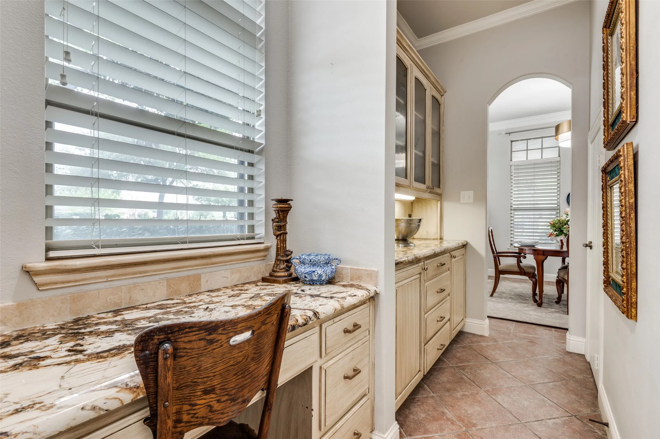 Single Family Residence For Sale in Tarrant County , 2032 Cains Lane, Mansfield, Texas 76063, 4 Bedroom, 5 Bathroom, 3 Garage spaces, 4,468 Sqft, built in 1999, mls#21225215, Real Estate Agent in Mansfield, Homes For Sale in Tarrant county, Homes For Sale in Mansfield, Realtor in Mansfield Texas, Real Estate Brokerage Independent Realty Texas, Luminita Cordes Realtor