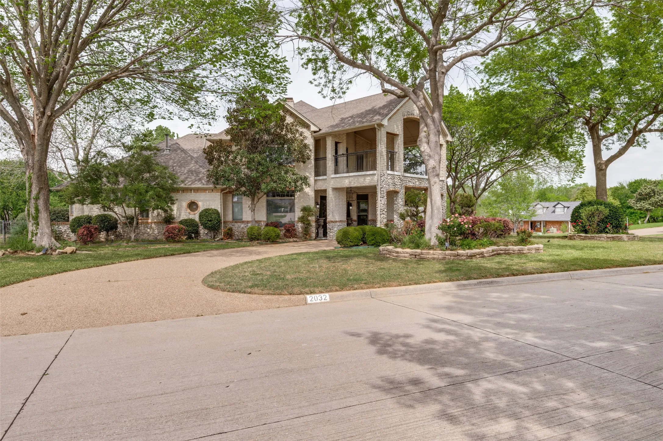 Single Family Residence For Sale in Tarrant County , 2032 Cains Lane, Mansfield, Texas 76063, 4 Bedroom, 5 Bathroom, 3 Garage spaces, 4,468 Sqft, built in 1999, mls#21225215, Real Estate Agent in Mansfield, Homes For Sale in Tarrant county, Homes For Sale in Mansfield, Realtor in Mansfield Texas, Real Estate Brokerage Independent Realty Texas, Luminita Cordes Realtor
