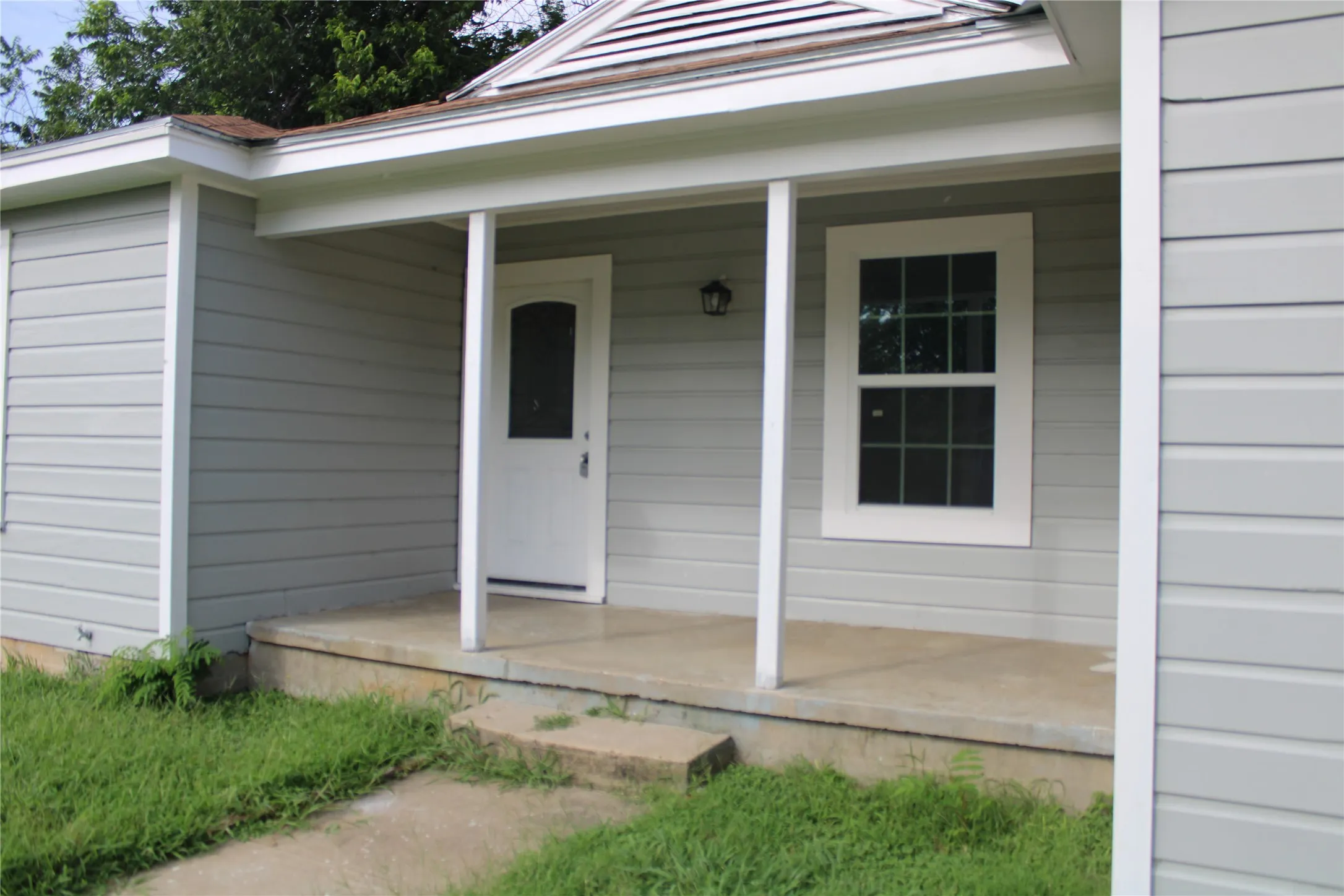 Single Family Residence For Sale in Brown County , 2105 6 TH, Brownwood, Texas 76801, 3 Bedroom, 2 Bathroom, Garage spaces, 1,182 Sqft, built in 1950, mls#21226726, Real Estate Agent in Brownwood, Homes For Sale in Brown county, Homes For Sale in Brownwood, Realtor in Brownwood Texas, Real Estate Brokerage Independent Realty Texas, Luminita Cordes Realtor