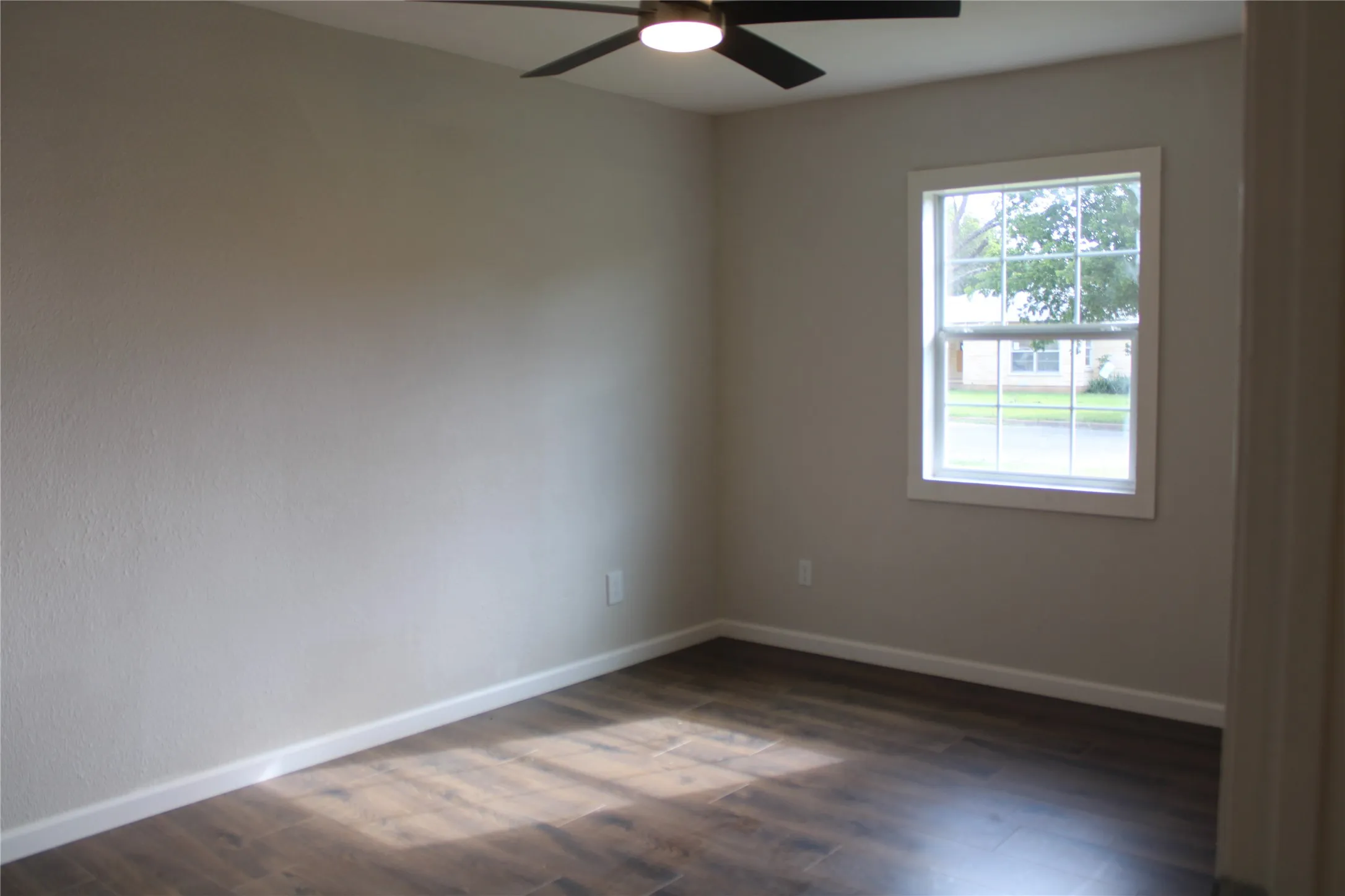 Single Family Residence For Sale in Brown County , 2105 6 TH, Brownwood, Texas 76801, 3 Bedroom, 2 Bathroom, Garage spaces, 1,182 Sqft, built in 1950, mls#21226726, Real Estate Agent in Brownwood, Homes For Sale in Brown county, Homes For Sale in Brownwood, Realtor in Brownwood Texas, Real Estate Brokerage Independent Realty Texas, Luminita Cordes Realtor