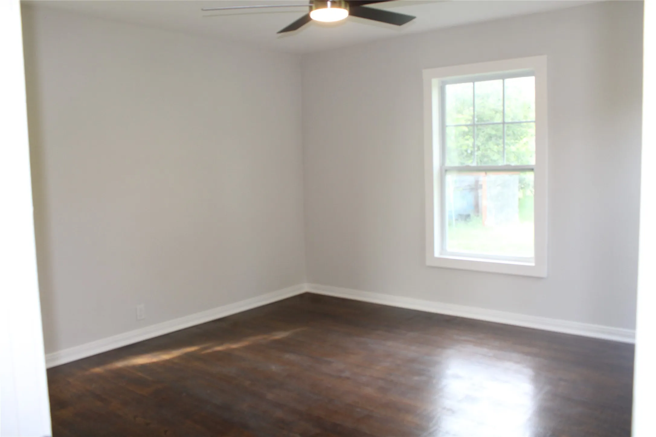 Single Family Residence For Sale in Brown County , 2105 6 TH, Brownwood, Texas 76801, 3 Bedroom, 2 Bathroom, Garage spaces, 1,182 Sqft, built in 1950, mls#21226726, Real Estate Agent in Brownwood, Homes For Sale in Brown county, Homes For Sale in Brownwood, Realtor in Brownwood Texas, Real Estate Brokerage Independent Realty Texas, Luminita Cordes Realtor