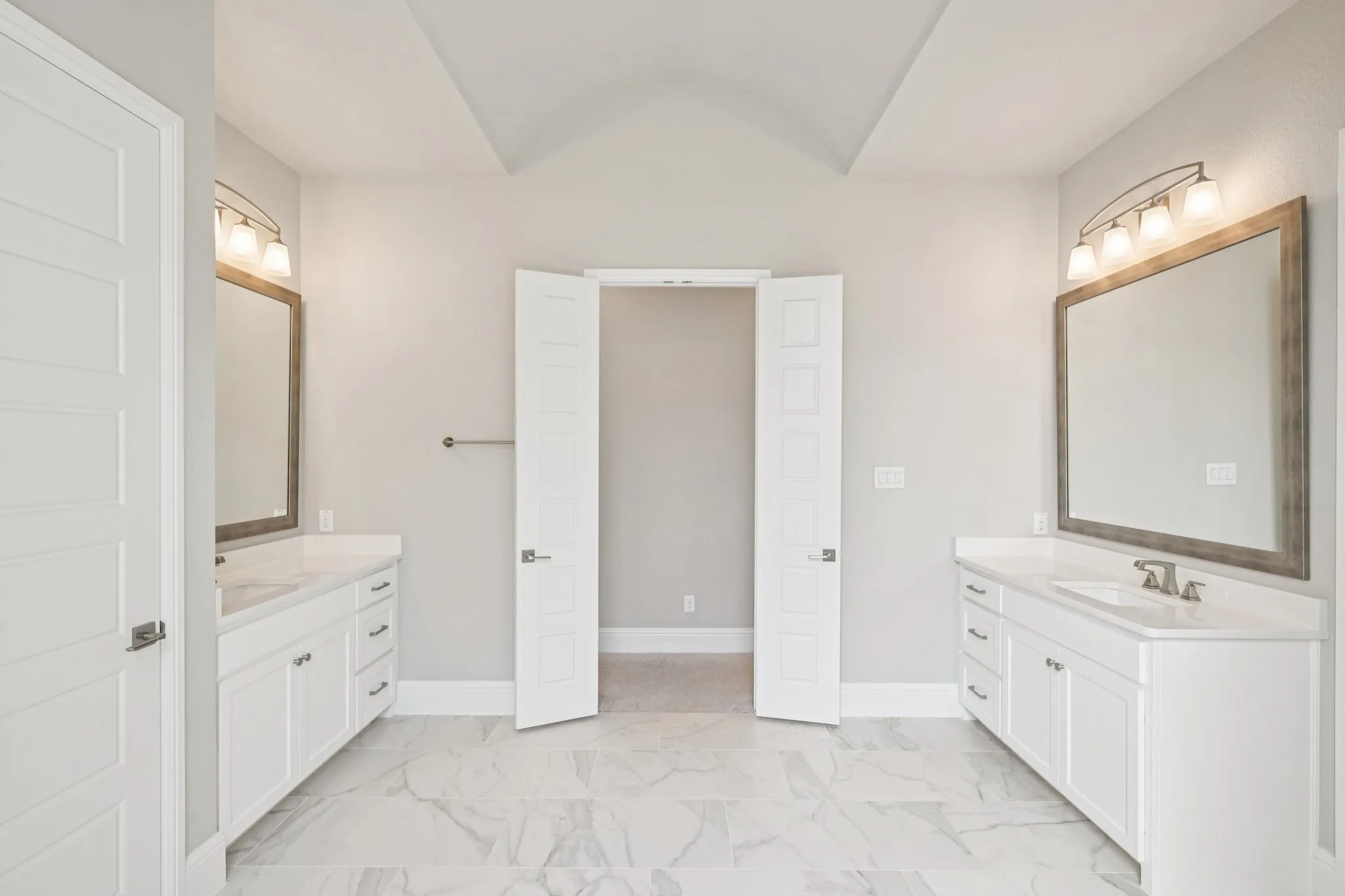 Single Family Residence For Sale in Collin County , 1641 Cottonwood Trail, Prosper, Texas 75078, 4 Bedroom, 5 Bathroom, 3 Garage spaces, 3,618 Sqft, built in 2020, Preowned, mls#21222949, Real Estate Agent in Prosper, Homes For Sale in Collin county, Homes For Sale in Prosper, Realtor in Prosper Texas, Real Estate Brokerage Independent Realty Texas, Luminita Cordes Realtor