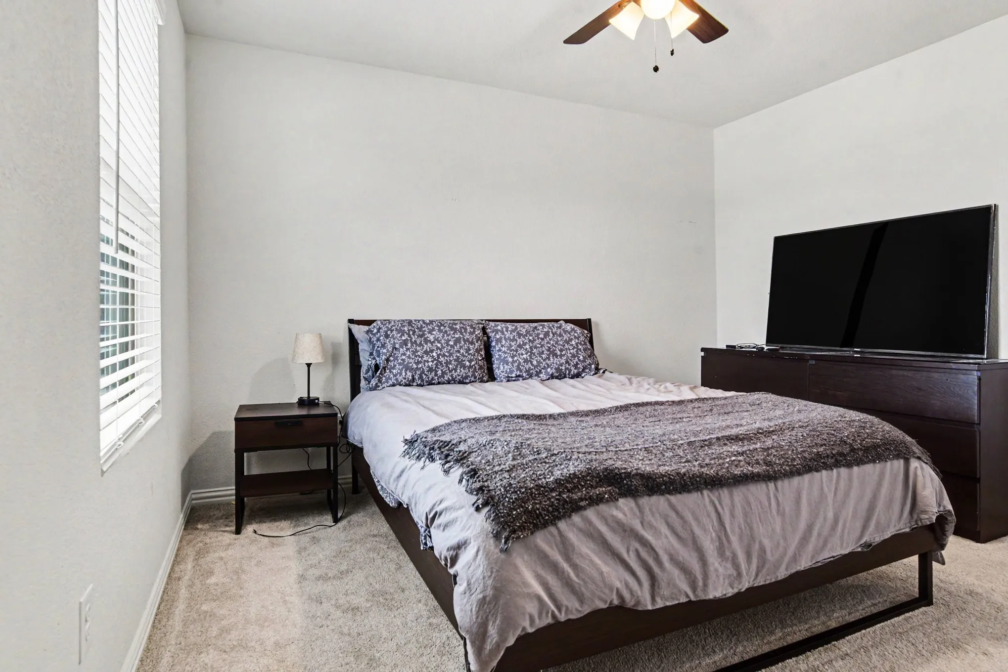 Single Family Residence For Sale in Collin County , 223 Sunshine Lane, Lavon, Texas 75166, 3 Bedroom, 3 Bathroom, 2 Garage spaces, 2,497 Sqft, built in 2020, Preowned, mls#21222330, Real Estate Agent in Lavon, Homes For Sale in Collin county, Homes For Sale in Lavon, Realtor in Lavon Texas, Real Estate Brokerage Independent Realty Texas, Luminita Cordes Realtor