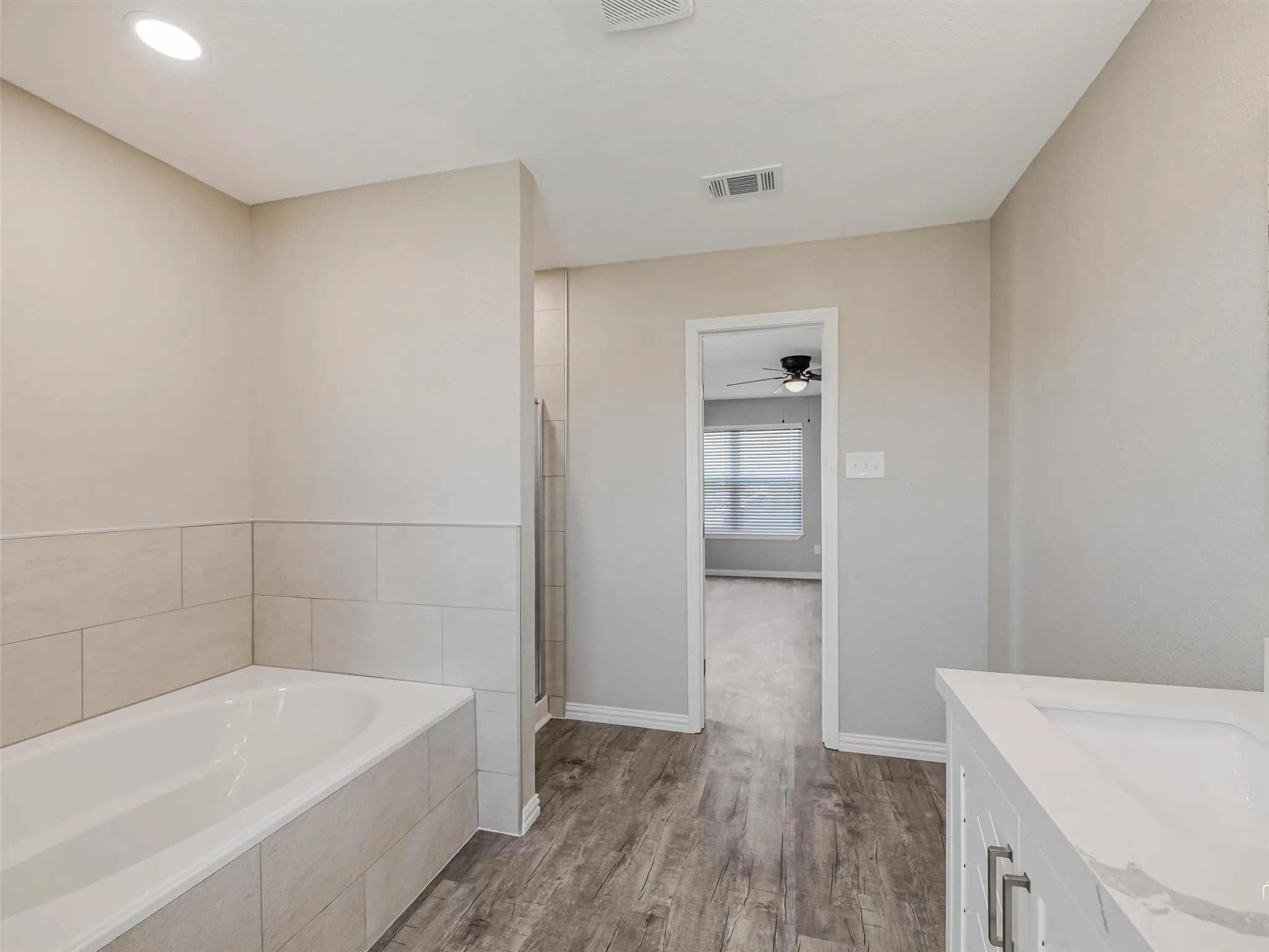 Single Family Residence For Sale in Denton County , 316 Spurlock Drive, Krum, Texas 76249, 3 Bedroom, 3 Bathroom, 2 Garage spaces, 1,913 Sqft, built in 2005, Preowned, mls#21226285, Real Estate Agent in Krum, Homes For Sale in Denton county, Homes For Sale in Krum, Realtor in Krum Texas, Real Estate Brokerage Independent Realty Texas, Luminita Cordes Realtor