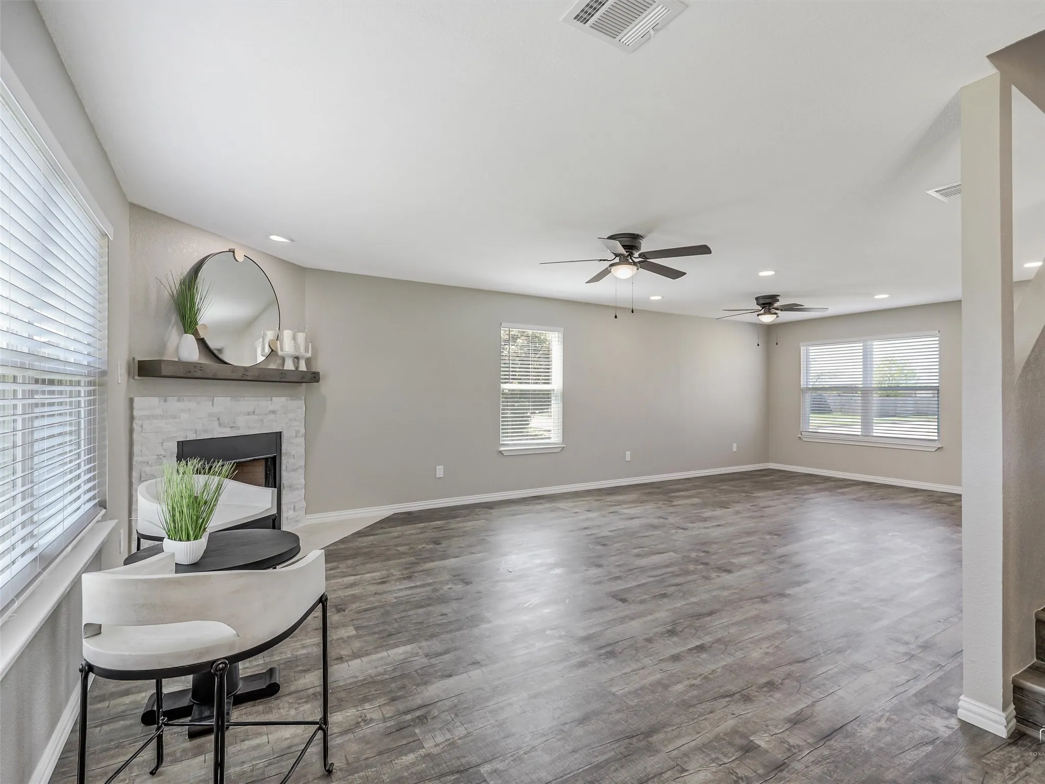 Single Family Residence For Sale in Denton County , 316 Spurlock Drive, Krum, Texas 76249, 3 Bedroom, 3 Bathroom, 2 Garage spaces, 1,913 Sqft, built in 2005, Preowned, mls#21226285, Real Estate Agent in Krum, Homes For Sale in Denton county, Homes For Sale in Krum, Realtor in Krum Texas, Real Estate Brokerage Independent Realty Texas, Luminita Cordes Realtor