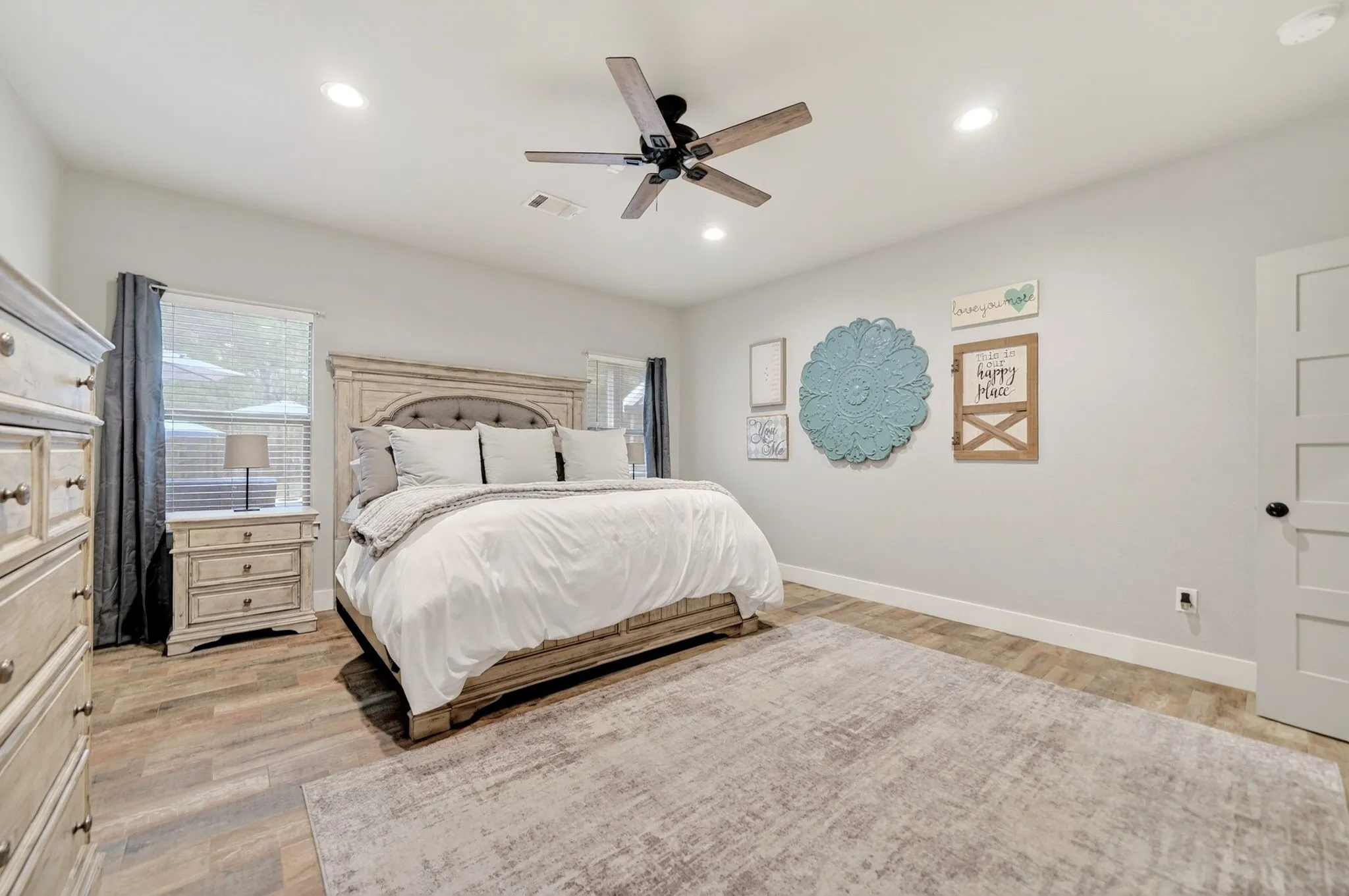 Single Family Residence For Sale in Kaufman County , 2211 Canyon Lake Road, Wills Point, Texas 75169, 3 Bedroom, 3 Bathroom, 2 Garage spaces, 2,554 Sqft, built in 2018, mls#21225020, Real Estate Agent in Wills Point, Homes For Sale in Kaufman county, Homes For Sale in Wills Point, Realtor in Wills Point Texas, Real Estate Brokerage Independent Realty Texas, Luminita Cordes Realtor