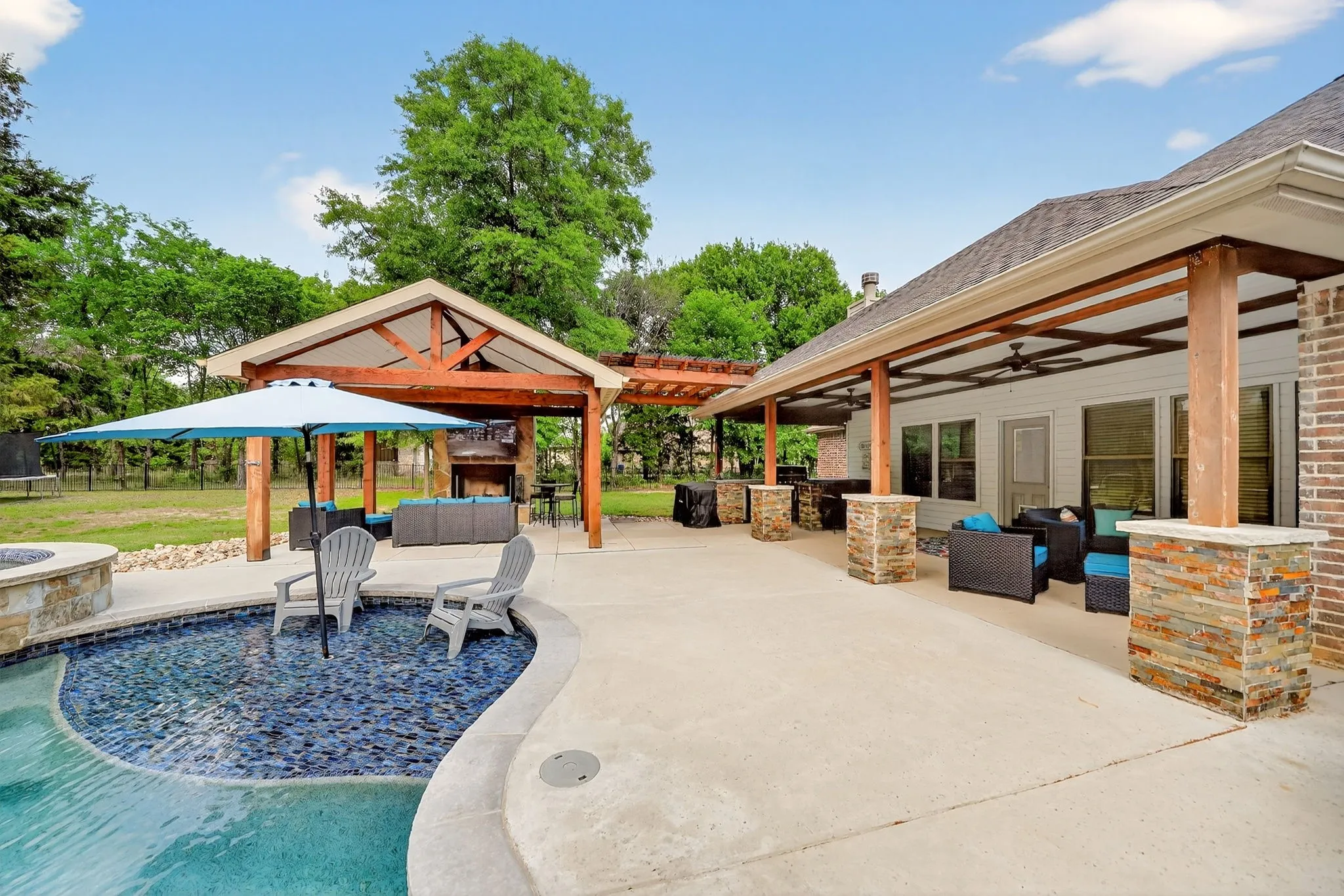 Single Family Residence For Sale in Kaufman County , 2211 Canyon Lake Road, Wills Point, Texas 75169, 3 Bedroom, 3 Bathroom, 2 Garage spaces, 2,554 Sqft, built in 2018, mls#21225020, Real Estate Agent in Wills Point, Homes For Sale in Kaufman county, Homes For Sale in Wills Point, Realtor in Wills Point Texas, Real Estate Brokerage Independent Realty Texas, Luminita Cordes Realtor