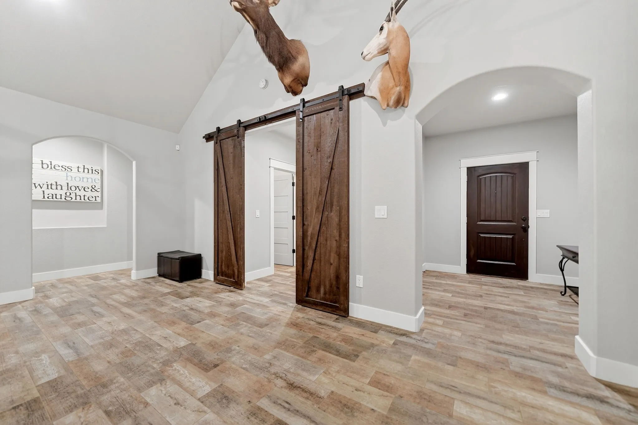 Single Family Residence For Sale in Kaufman County , 2211 Canyon Lake Road, Wills Point, Texas 75169, 3 Bedroom, 3 Bathroom, 2 Garage spaces, 2,554 Sqft, built in 2018, mls#21225020, Real Estate Agent in Wills Point, Homes For Sale in Kaufman county, Homes For Sale in Wills Point, Realtor in Wills Point Texas, Real Estate Brokerage Independent Realty Texas, Luminita Cordes Realtor