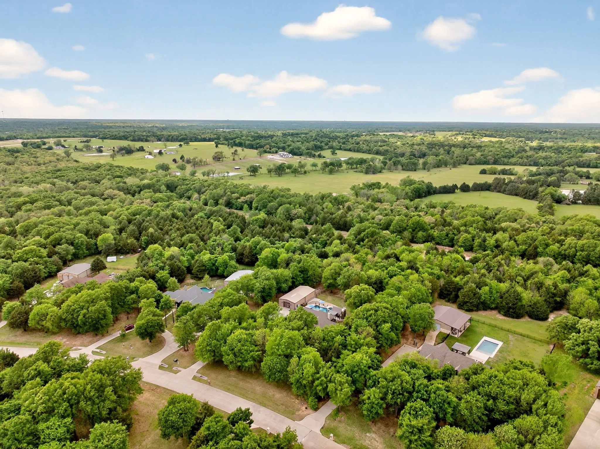 Single Family Residence For Sale in Kaufman County , 2211 Canyon Lake Road, Wills Point, Texas 75169, 3 Bedroom, 3 Bathroom, 2 Garage spaces, 2,554 Sqft, built in 2018, mls#21225020, Real Estate Agent in Wills Point, Homes For Sale in Kaufman county, Homes For Sale in Wills Point, Realtor in Wills Point Texas, Real Estate Brokerage Independent Realty Texas, Luminita Cordes Realtor