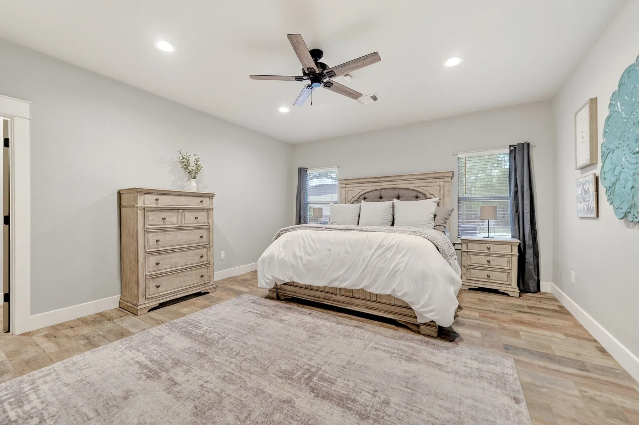 Single Family Residence For Sale in Kaufman County , 2211 Canyon Lake Road, Wills Point, Texas 75169, 3 Bedroom, 3 Bathroom, 2 Garage spaces, 2,554 Sqft, built in 2018, mls#21225020, Real Estate Agent in Wills Point, Homes For Sale in Kaufman county, Homes For Sale in Wills Point, Realtor in Wills Point Texas, Real Estate Brokerage Independent Realty Texas, Luminita Cordes Realtor