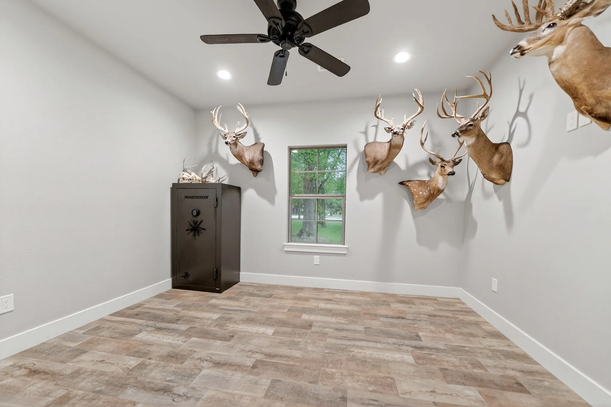 Single Family Residence For Sale in Kaufman County , 2211 Canyon Lake Road, Wills Point, Texas 75169, 3 Bedroom, 3 Bathroom, 2 Garage spaces, 2,554 Sqft, built in 2018, mls#21225020, Real Estate Agent in Wills Point, Homes For Sale in Kaufman county, Homes For Sale in Wills Point, Realtor in Wills Point Texas, Real Estate Brokerage Independent Realty Texas, Luminita Cordes Realtor