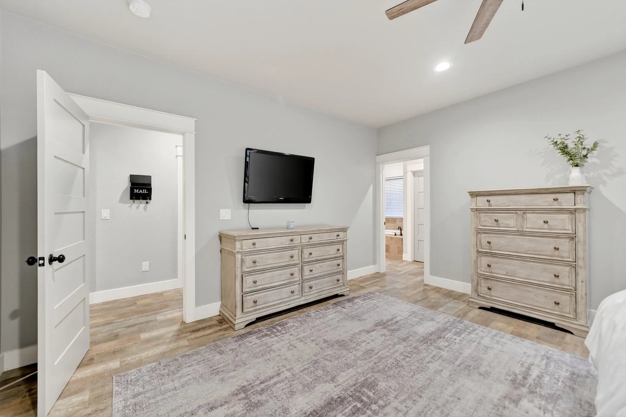 Single Family Residence For Sale in Kaufman County , 2211 Canyon Lake Road, Wills Point, Texas 75169, 3 Bedroom, 3 Bathroom, 2 Garage spaces, 2,554 Sqft, built in 2018, mls#21225020, Real Estate Agent in Wills Point, Homes For Sale in Kaufman county, Homes For Sale in Wills Point, Realtor in Wills Point Texas, Real Estate Brokerage Independent Realty Texas, Luminita Cordes Realtor