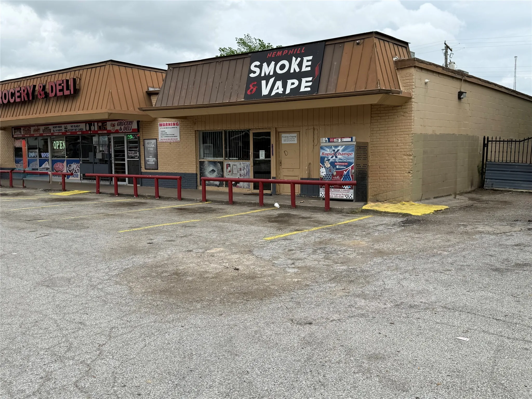Retail For Rent in Tarrant County , 2825 Hemphill Street 200, Fort Worth, Texas 76110, 0, 0, Garage spaces, 0 Sqft, built in 1973, Preowned, mls#21227397, Real Estate Agent in Fort Worth, Homes For Rent in Tarrant county, Homes For Rent in Fort Worth, Realtor in Fort Worth Texas, Real Estate Brokerage Independent Realty Texas, Luminita Cordes Realtor