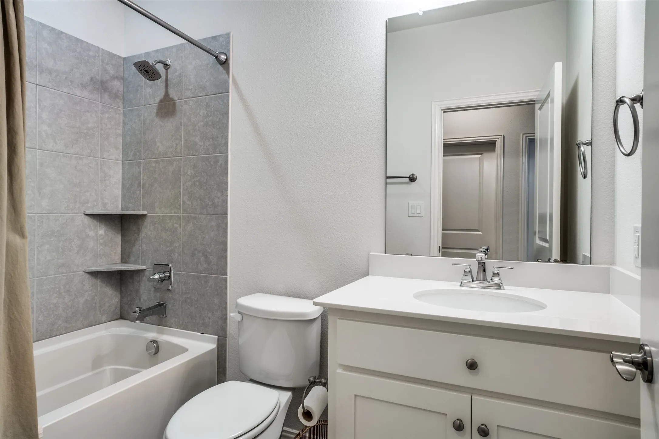 Townhouse For Rent in Collin County , 7417 Chief Spotted Tail Drive, Mc Kinney, Texas 75070, 3 Bedroom, 3 Bathroom, 2 Garage spaces, 1,695 Sqft, built in 2016, Preowned, mls#21227428, Real Estate Agent in Mc Kinney, Homes For Rent in Collin county, Homes For Rent in Mc Kinney, Realtor in Mc Kinney Texas, Real Estate Brokerage Independent Realty Texas, Luminita Cordes Realtor