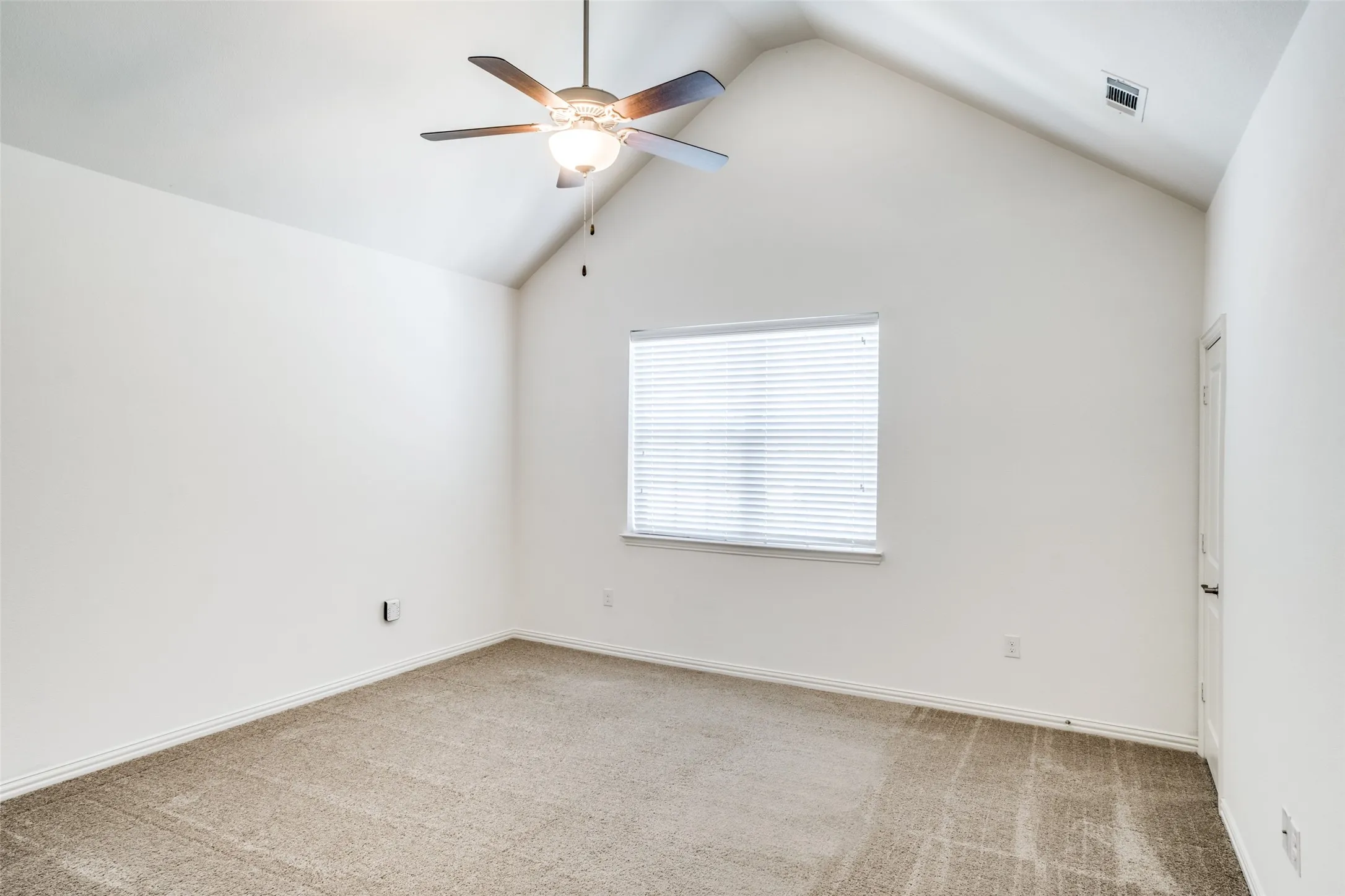 Townhouse For Rent in Collin County , 7417 Chief Spotted Tail Drive, Mc Kinney, Texas 75070, 3 Bedroom, 3 Bathroom, 2 Garage spaces, 1,695 Sqft, built in 2016, Preowned, mls#21227428, Real Estate Agent in Mc Kinney, Homes For Rent in Collin county, Homes For Rent in Mc Kinney, Realtor in Mc Kinney Texas, Real Estate Brokerage Independent Realty Texas, Luminita Cordes Realtor