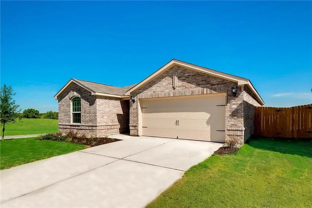 Single Family Residence For Rent in Grayson County , 1810 Clegg Street, Howe, Texas 75459, 4 Bedroom, 2 Bathroom, 2 Garage spaces, 1,658 Sqft, built in 2016, Preowned, mls#21227436, Real Estate Agent in Howe, Homes For Rent in Grayson county, Homes For Rent in Howe, Realtor in Howe Texas, Real Estate Brokerage Independent Realty Texas, Luminita Cordes Realtor