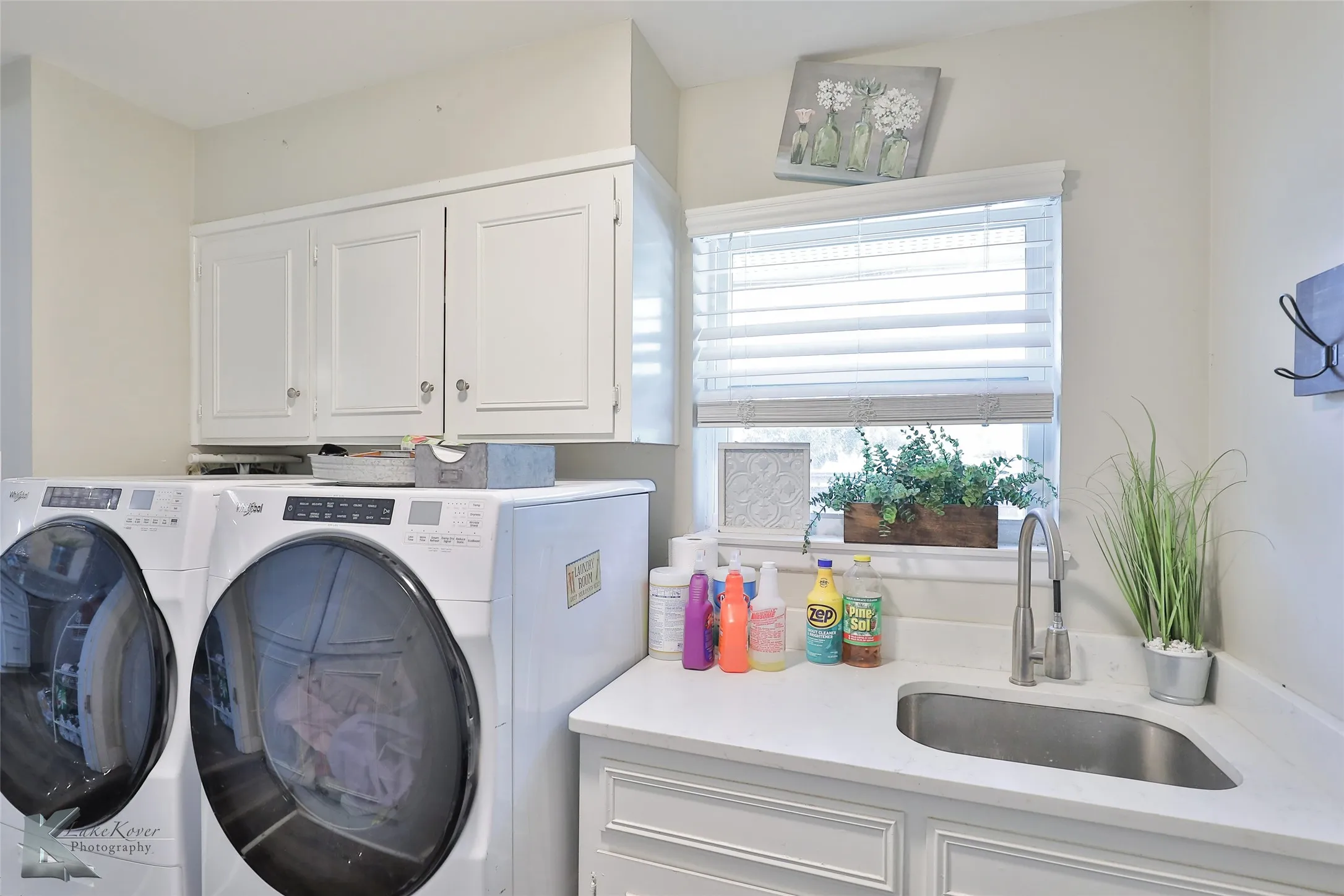 Single Family Residence For Sale in Taylor County , 801 Piedmont Drive, Abilene, Texas 79601, 4 Bedroom, 2 Bathroom, 2 Garage spaces, 2,776 Sqft, built in 1973, Preowned, mls#21220120, Real Estate Agent in Abilene, Homes For Sale in Taylor county, Homes For Sale in Abilene, Realtor in Abilene Texas, Real Estate Brokerage Independent Realty Texas, Luminita Cordes Realtor