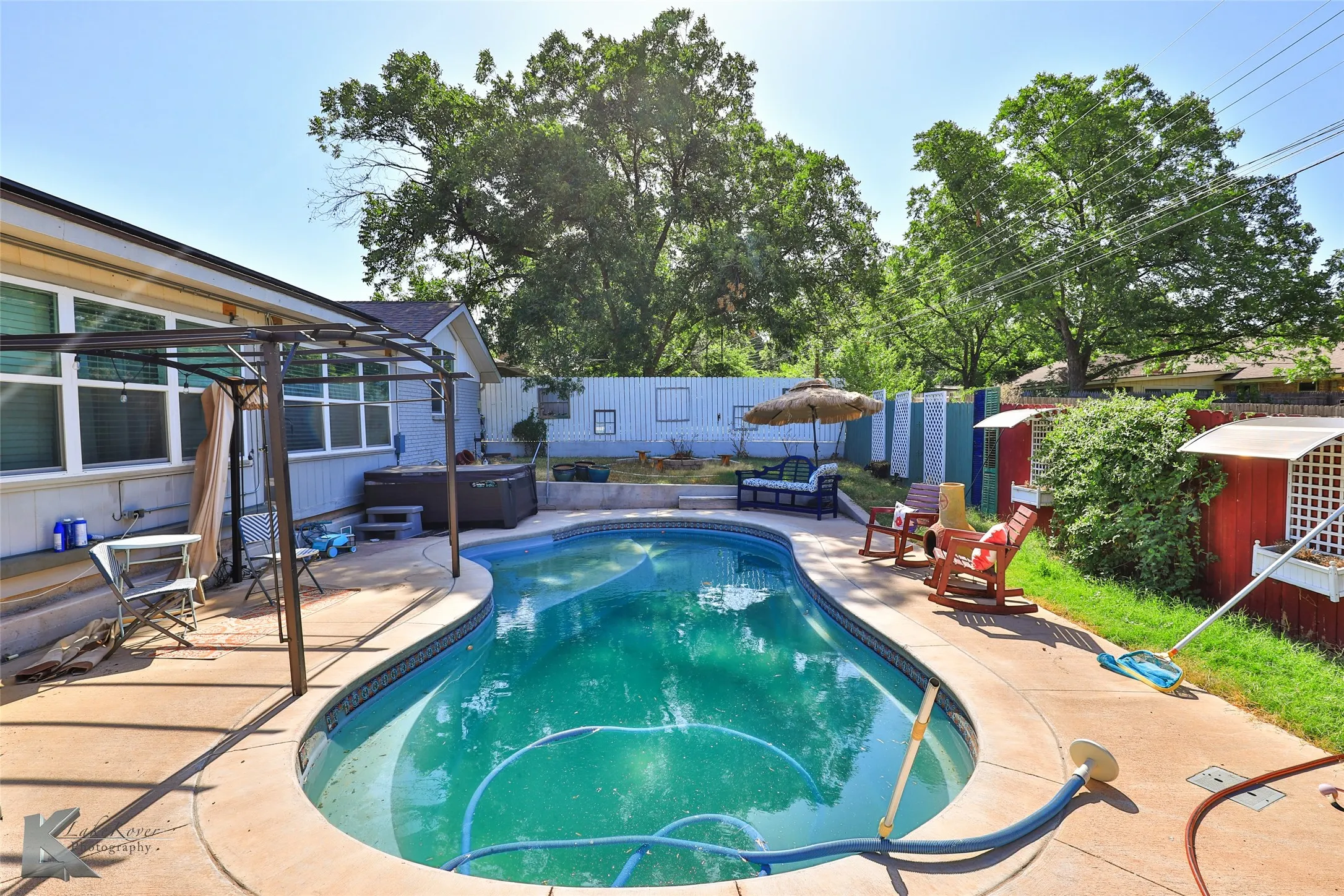Single Family Residence For Sale in Taylor County , 801 Piedmont Drive, Abilene, Texas 79601, 4 Bedroom, 2 Bathroom, 2 Garage spaces, 2,776 Sqft, built in 1973, Preowned, mls#21220120, Real Estate Agent in Abilene, Homes For Sale in Taylor county, Homes For Sale in Abilene, Realtor in Abilene Texas, Real Estate Brokerage Independent Realty Texas, Luminita Cordes Realtor