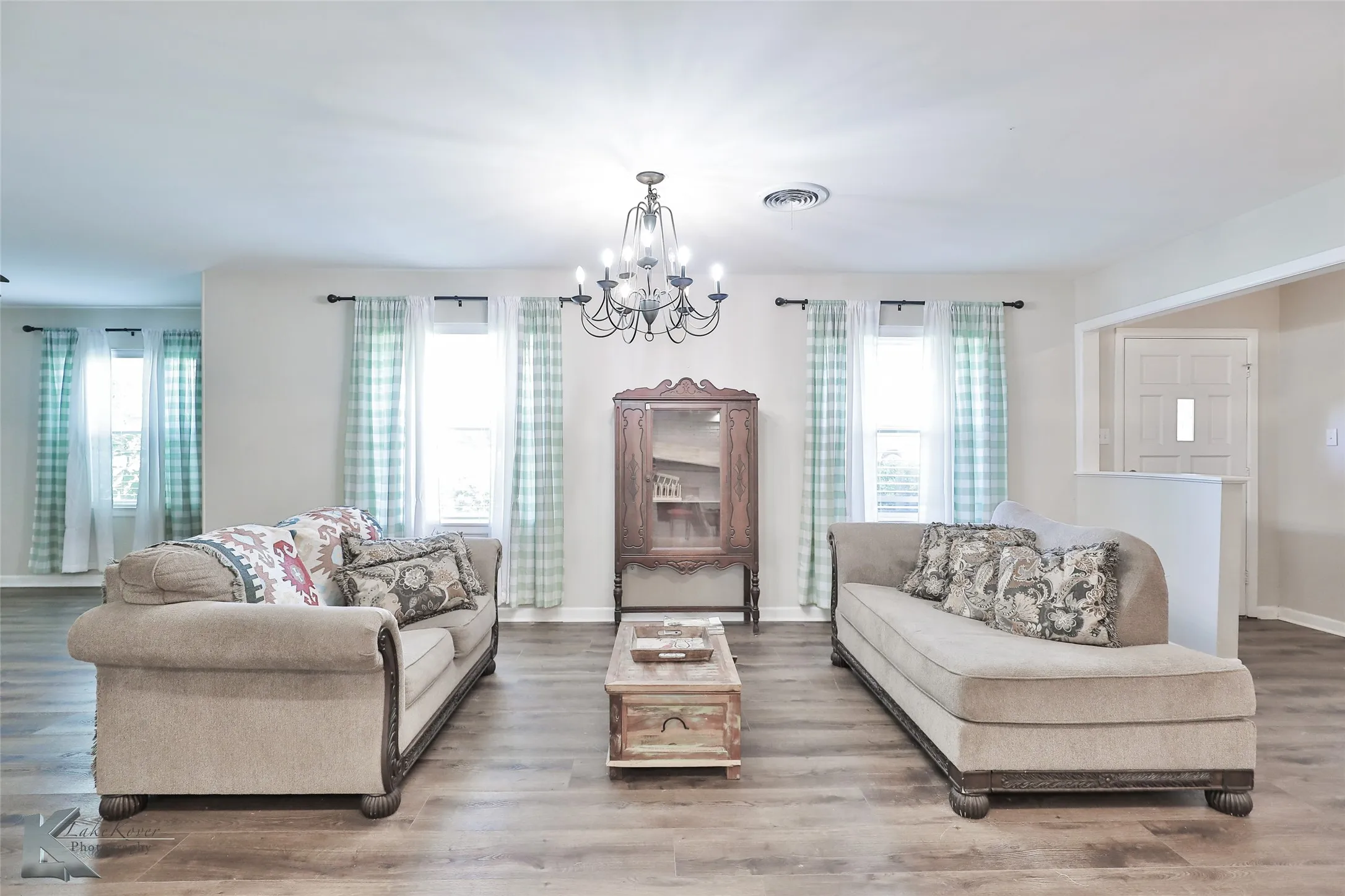 Single Family Residence For Sale in Taylor County , 801 Piedmont Drive, Abilene, Texas 79601, 4 Bedroom, 2 Bathroom, 2 Garage spaces, 2,776 Sqft, built in 1973, Preowned, mls#21220120, Real Estate Agent in Abilene, Homes For Sale in Taylor county, Homes For Sale in Abilene, Realtor in Abilene Texas, Real Estate Brokerage Independent Realty Texas, Luminita Cordes Realtor
