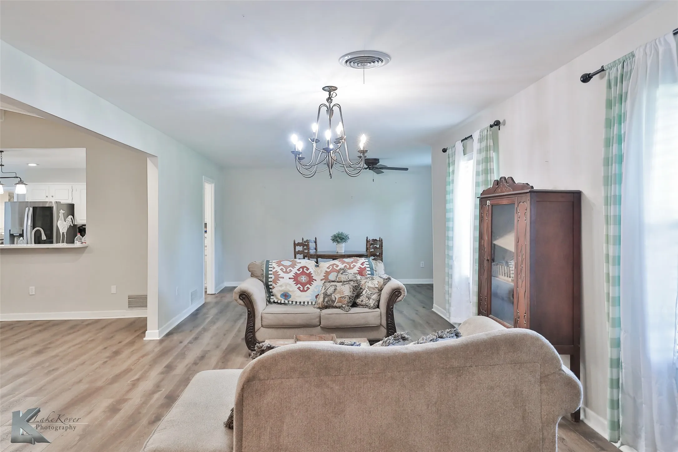 Single Family Residence For Sale in Taylor County , 801 Piedmont Drive, Abilene, Texas 79601, 4 Bedroom, 2 Bathroom, 2 Garage spaces, 2,776 Sqft, built in 1973, Preowned, mls#21220120, Real Estate Agent in Abilene, Homes For Sale in Taylor county, Homes For Sale in Abilene, Realtor in Abilene Texas, Real Estate Brokerage Independent Realty Texas, Luminita Cordes Realtor