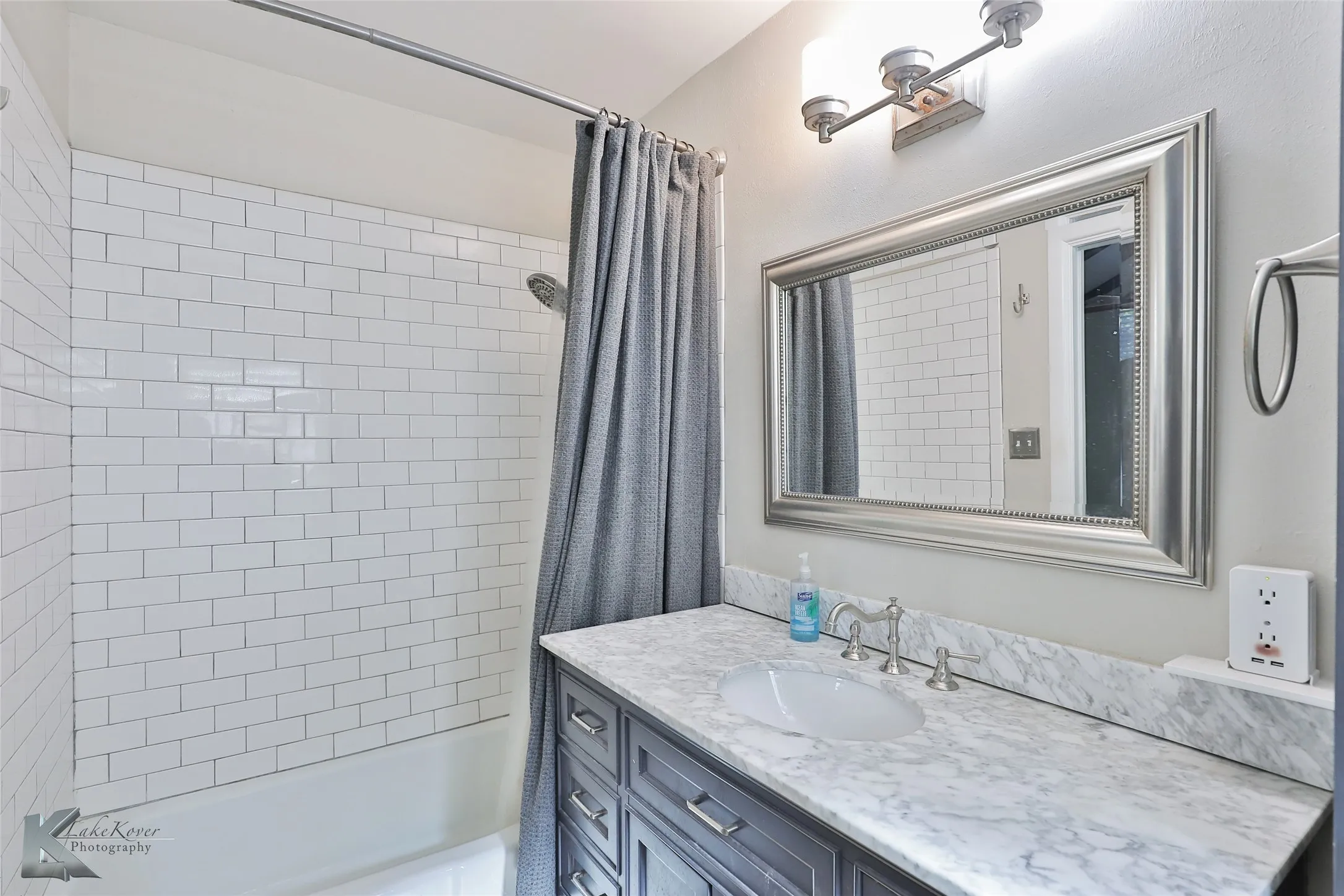 Single Family Residence For Sale in Taylor County , 801 Piedmont Drive, Abilene, Texas 79601, 4 Bedroom, 2 Bathroom, 2 Garage spaces, 2,776 Sqft, built in 1973, Preowned, mls#21220120, Real Estate Agent in Abilene, Homes For Sale in Taylor county, Homes For Sale in Abilene, Realtor in Abilene Texas, Real Estate Brokerage Independent Realty Texas, Luminita Cordes Realtor