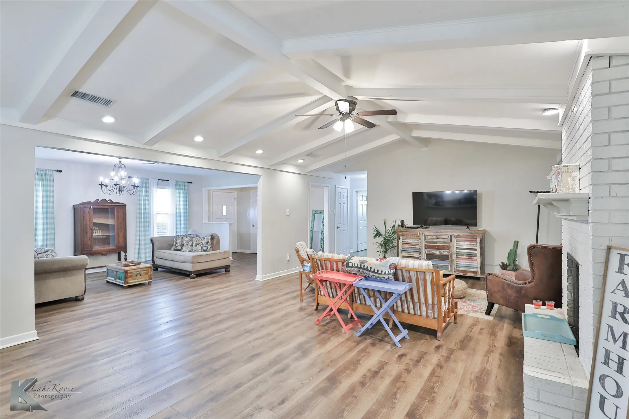 Single Family Residence For Sale in Taylor County , 801 Piedmont Drive, Abilene, Texas 79601, 4 Bedroom, 2 Bathroom, 2 Garage spaces, 2,776 Sqft, built in 1973, Preowned, mls#21220120, Real Estate Agent in Abilene, Homes For Sale in Taylor county, Homes For Sale in Abilene, Realtor in Abilene Texas, Real Estate Brokerage Independent Realty Texas, Luminita Cordes Realtor
