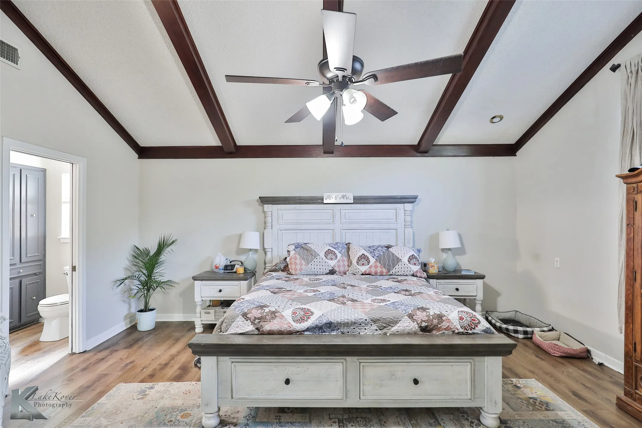 Single Family Residence For Sale in Taylor County , 801 Piedmont Drive, Abilene, Texas 79601, 4 Bedroom, 2 Bathroom, 2 Garage spaces, 2,776 Sqft, built in 1973, Preowned, mls#21220120, Real Estate Agent in Abilene, Homes For Sale in Taylor county, Homes For Sale in Abilene, Realtor in Abilene Texas, Real Estate Brokerage Independent Realty Texas, Luminita Cordes Realtor