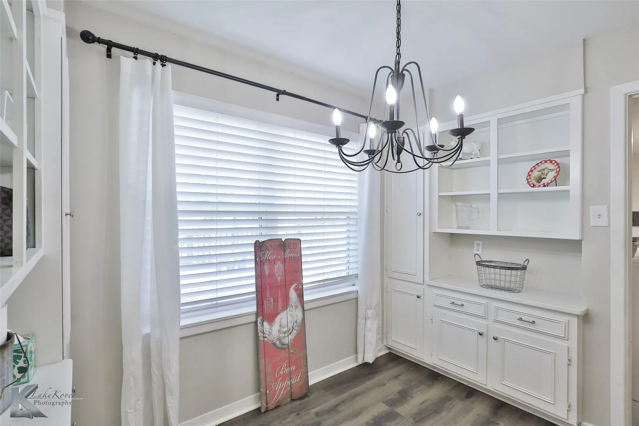 Single Family Residence For Sale in Taylor County , 801 Piedmont Drive, Abilene, Texas 79601, 4 Bedroom, 2 Bathroom, 2 Garage spaces, 2,776 Sqft, built in 1973, Preowned, mls#21220120, Real Estate Agent in Abilene, Homes For Sale in Taylor county, Homes For Sale in Abilene, Realtor in Abilene Texas, Real Estate Brokerage Independent Realty Texas, Luminita Cordes Realtor