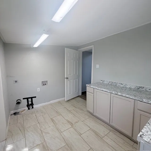 Single Family Residence For Sale in Mc Lennan County , 2621 Old Marlin, Waco, Texas 76705, 4 Bedroom, 2 Bathroom, Garage spaces, 1,696 Sqft, built in 1950, mls#21227461, Real Estate Agent in Waco, Homes For Sale in Mc Lennan county, Homes For Sale in Waco, Realtor in Waco Texas, Real Estate Brokerage Independent Realty Texas, Luminita Cordes Realtor
