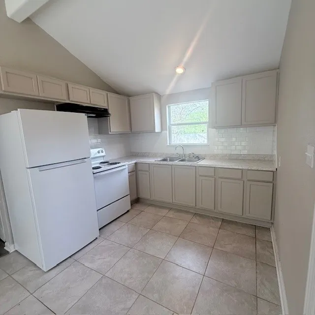 Single Family Residence For Sale in Mc Lennan County , 2621 Old Marlin, Waco, Texas 76705, 4 Bedroom, 2 Bathroom, Garage spaces, 1,696 Sqft, built in 1950, mls#21227461, Real Estate Agent in Waco, Homes For Sale in Mc Lennan county, Homes For Sale in Waco, Realtor in Waco Texas, Real Estate Brokerage Independent Realty Texas, Luminita Cordes Realtor