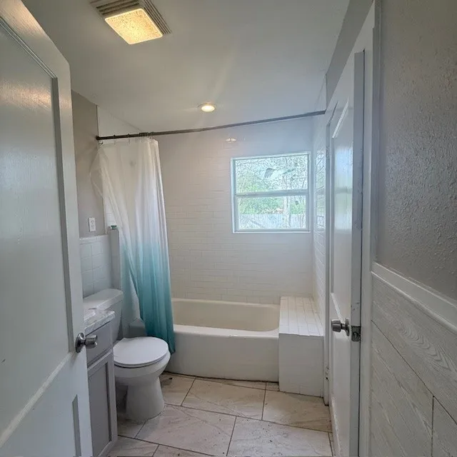Single Family Residence For Sale in Mc Lennan County , 2621 Old Marlin, Waco, Texas 76705, 4 Bedroom, 2 Bathroom, Garage spaces, 1,696 Sqft, built in 1950, mls#21227461, Real Estate Agent in Waco, Homes For Sale in Mc Lennan county, Homes For Sale in Waco, Realtor in Waco Texas, Real Estate Brokerage Independent Realty Texas, Luminita Cordes Realtor