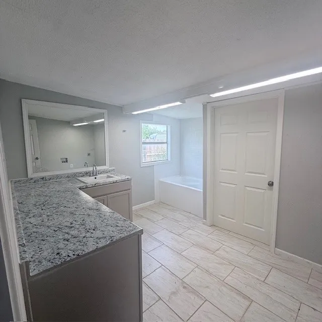 Single Family Residence For Sale in Mc Lennan County , 2621 Old Marlin, Waco, Texas 76705, 4 Bedroom, 2 Bathroom, Garage spaces, 1,696 Sqft, built in 1950, mls#21227461, Real Estate Agent in Waco, Homes For Sale in Mc Lennan county, Homes For Sale in Waco, Realtor in Waco Texas, Real Estate Brokerage Independent Realty Texas, Luminita Cordes Realtor