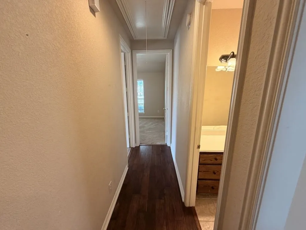 Single Family Residence For Sale in Rockwall County , 2185 Clubview Drive, Rockwall, Texas 75087, 3 Bedroom, 3 Bathroom, 2 Garage spaces, 3,083 Sqft, built in 2001, Preowned, mls#21227145, Real Estate Agent in Rockwall, Homes For Sale in Rockwall county, Homes For Sale in Rockwall, Realtor in Rockwall Texas, Real Estate Brokerage Independent Realty Texas, Luminita Cordes Realtor