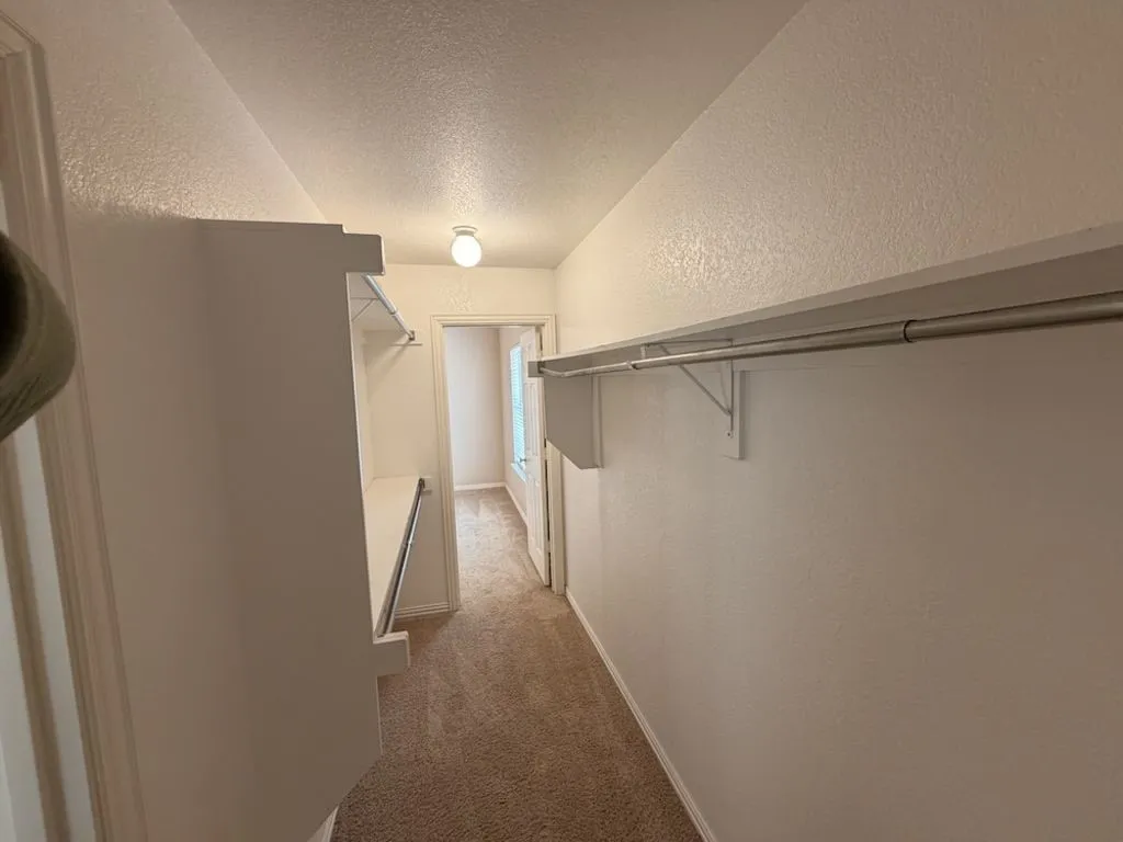 Single Family Residence For Sale in Rockwall County , 2185 Clubview Drive, Rockwall, Texas 75087, 3 Bedroom, 3 Bathroom, 2 Garage spaces, 3,083 Sqft, built in 2001, Preowned, mls#21227145, Real Estate Agent in Rockwall, Homes For Sale in Rockwall county, Homes For Sale in Rockwall, Realtor in Rockwall Texas, Real Estate Brokerage Independent Realty Texas, Luminita Cordes Realtor
