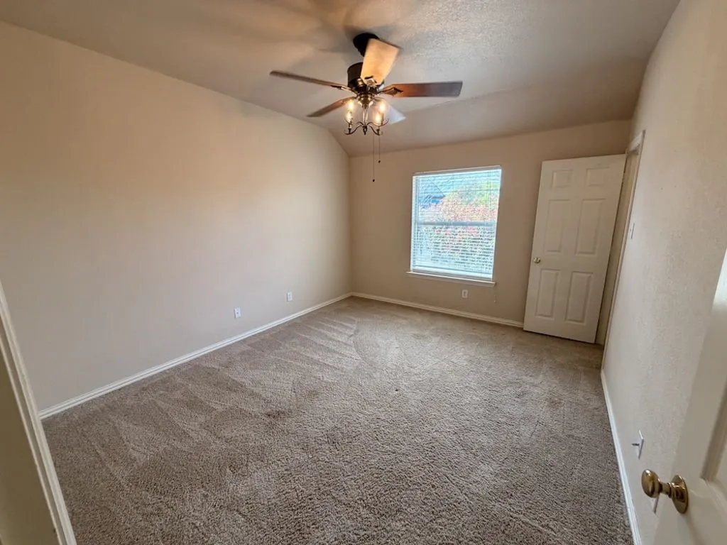 Single Family Residence For Sale in Rockwall County , 2185 Clubview Drive, Rockwall, Texas 75087, 3 Bedroom, 3 Bathroom, 2 Garage spaces, 3,083 Sqft, built in 2001, Preowned, mls#21227145, Real Estate Agent in Rockwall, Homes For Sale in Rockwall county, Homes For Sale in Rockwall, Realtor in Rockwall Texas, Real Estate Brokerage Independent Realty Texas, Luminita Cordes Realtor