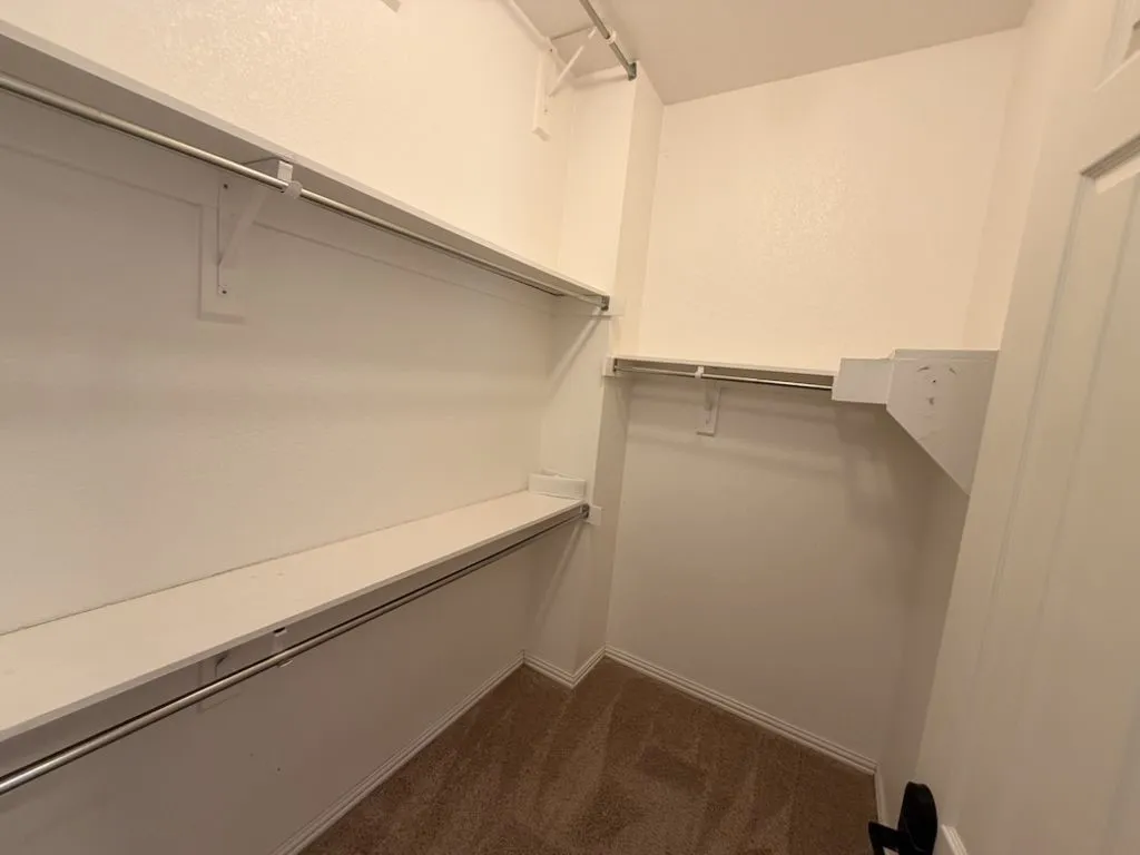 Single Family Residence For Sale in Rockwall County , 2185 Clubview Drive, Rockwall, Texas 75087, 3 Bedroom, 3 Bathroom, 2 Garage spaces, 3,083 Sqft, built in 2001, Preowned, mls#21227145, Real Estate Agent in Rockwall, Homes For Sale in Rockwall county, Homes For Sale in Rockwall, Realtor in Rockwall Texas, Real Estate Brokerage Independent Realty Texas, Luminita Cordes Realtor