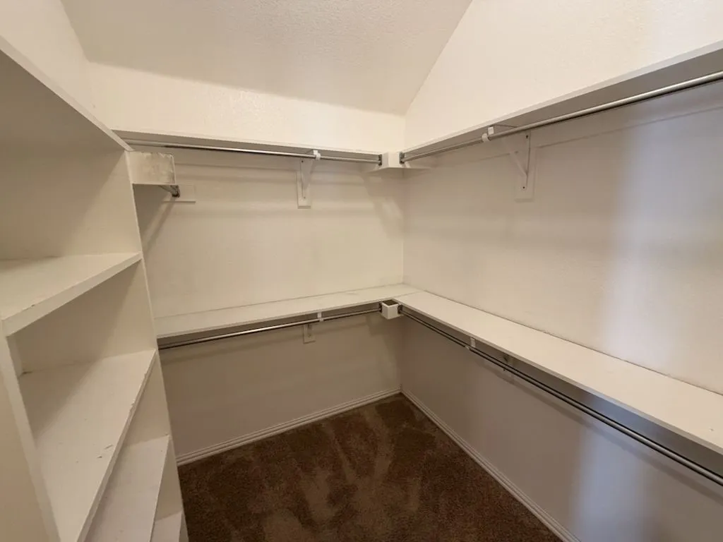 Single Family Residence For Sale in Rockwall County , 2185 Clubview Drive, Rockwall, Texas 75087, 3 Bedroom, 3 Bathroom, 2 Garage spaces, 3,083 Sqft, built in 2001, Preowned, mls#21227145, Real Estate Agent in Rockwall, Homes For Sale in Rockwall county, Homes For Sale in Rockwall, Realtor in Rockwall Texas, Real Estate Brokerage Independent Realty Texas, Luminita Cordes Realtor
