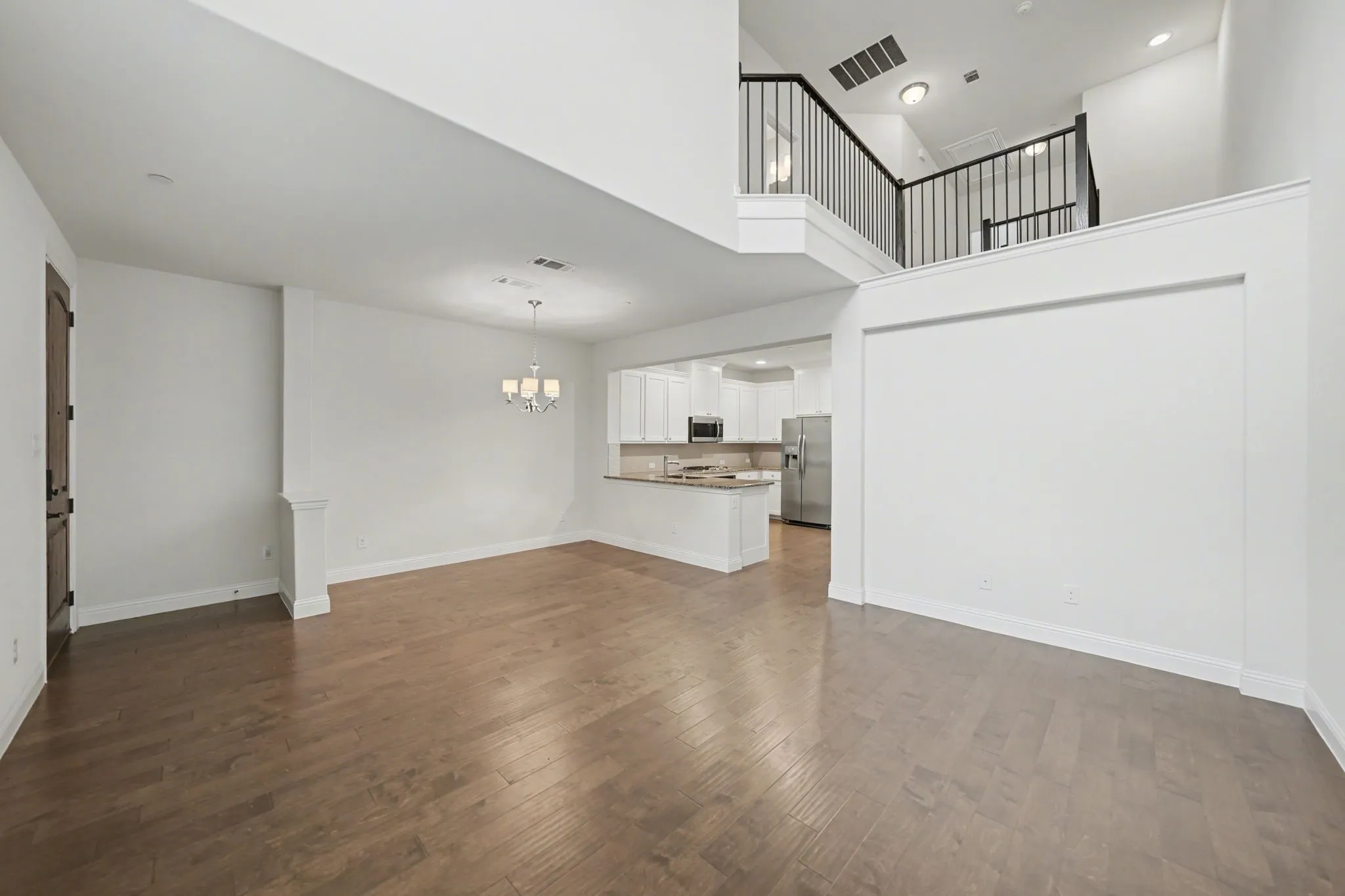 Townhouse For Sale in Collin County , 7212 Huckleberry Drive, Mc Kinney, Texas 75070, 2 Bedroom, 3 Bathroom, 2 Garage spaces, 1,527 Sqft, built in 2017, Preowned, mls#21227196, Real Estate Agent in Mc Kinney, Homes For Sale in Collin county, Homes For Sale in Mc Kinney, Realtor in Mc Kinney Texas, Real Estate Brokerage Independent Realty Texas, Luminita Cordes Realtor