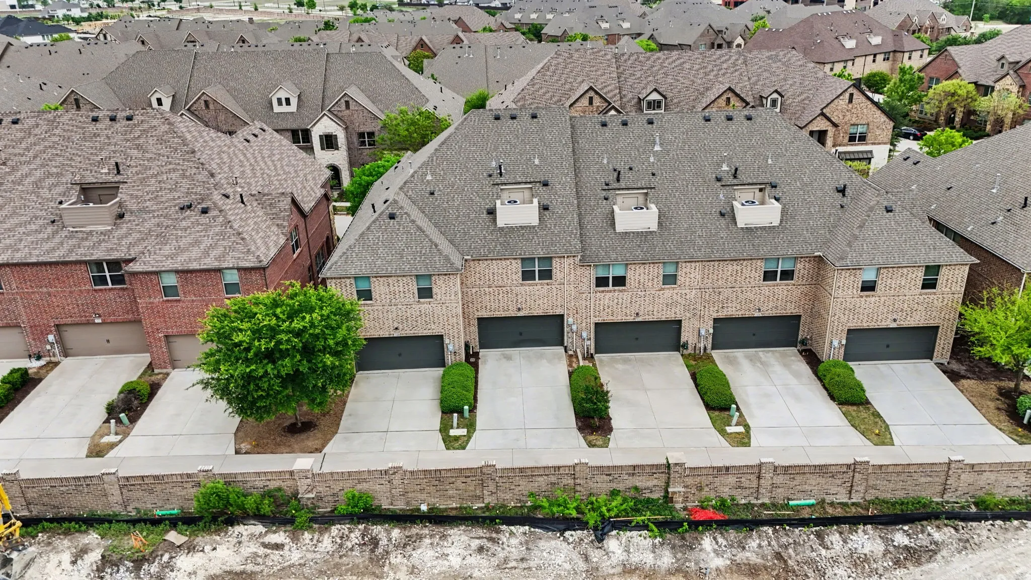 Townhouse For Sale in Collin County , 7212 Huckleberry Drive, Mc Kinney, Texas 75070, 2 Bedroom, 3 Bathroom, 2 Garage spaces, 1,527 Sqft, built in 2017, Preowned, mls#21227196, Real Estate Agent in Mc Kinney, Homes For Sale in Collin county, Homes For Sale in Mc Kinney, Realtor in Mc Kinney Texas, Real Estate Brokerage Independent Realty Texas, Luminita Cordes Realtor