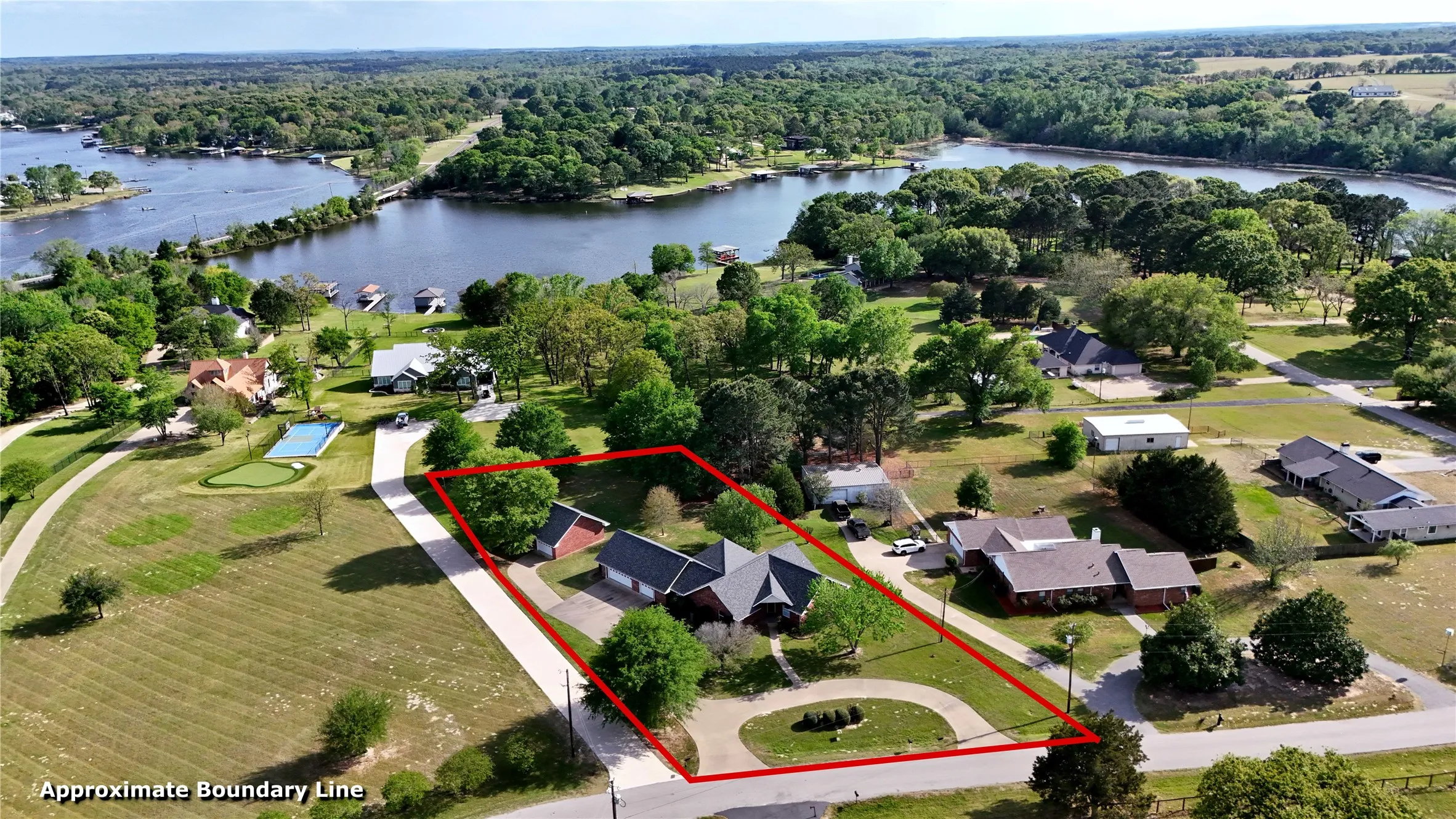 Single Family Residence For Sale in Henderson County , 2436 Lakefront Shores Road, Athens, Texas 75752, 3 Bedroom, 3 Bathroom, 3 Garage spaces, 2,024 Sqft, built in 2004, mls#21227590, Real Estate Agent in Athens, Homes For Sale in Henderson county, Homes For Sale in Athens, Realtor in Athens Texas, Real Estate Brokerage Independent Realty Texas, Luminita Cordes Realtor