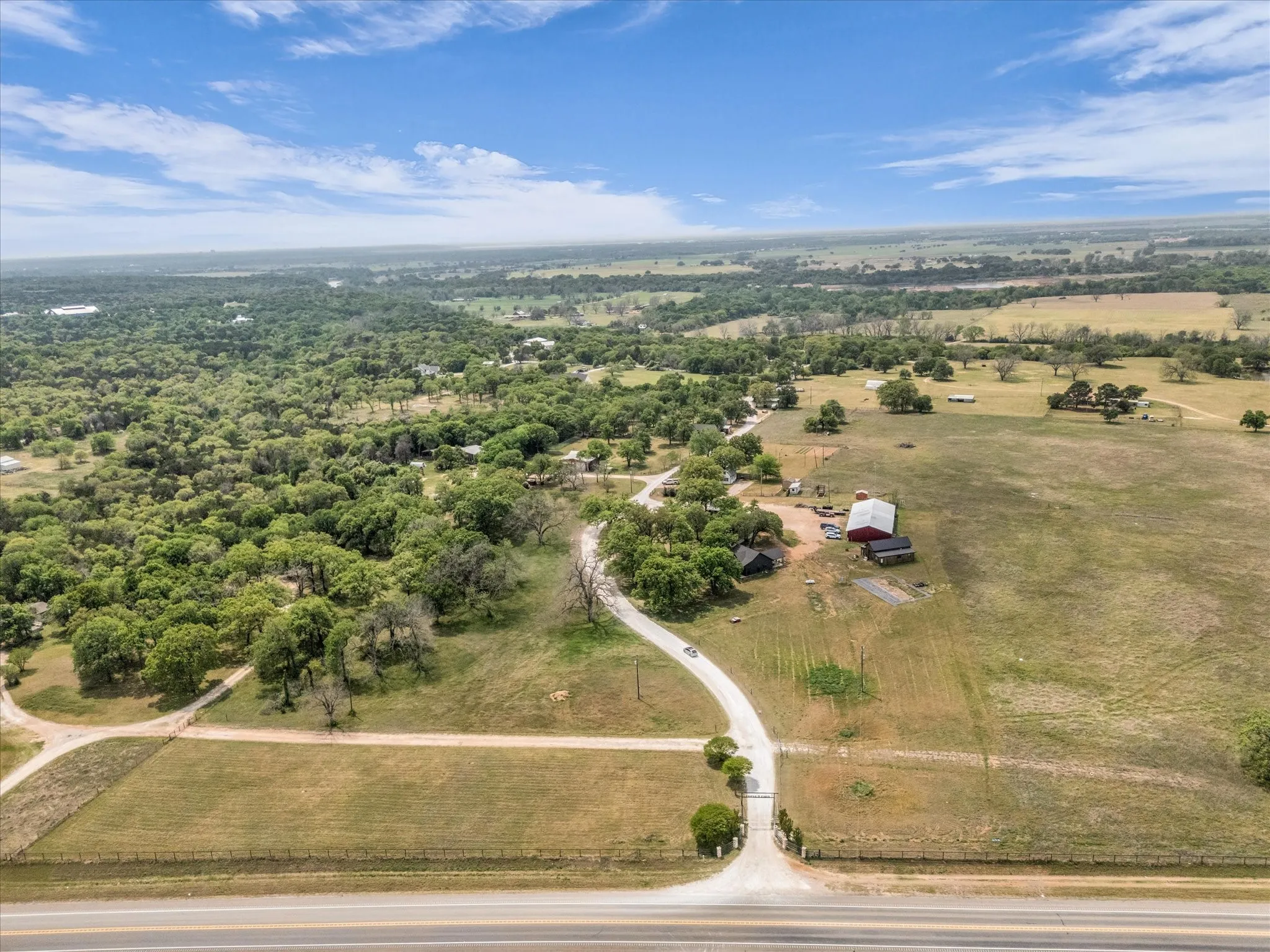 Single Family Residence For Sale in Mc Lennan County , 261 Windmill Lane, Waco, Texas 76705, 2 Bedroom, 1 Bathroom, 2 Garage spaces, 1,196 Sqft, built in 1990, mls#21223722, Real Estate Agent in Waco, Homes For Sale in Mc Lennan county, Homes For Sale in Waco, Realtor in Waco Texas, Real Estate Brokerage Independent Realty Texas, Luminita Cordes Realtor