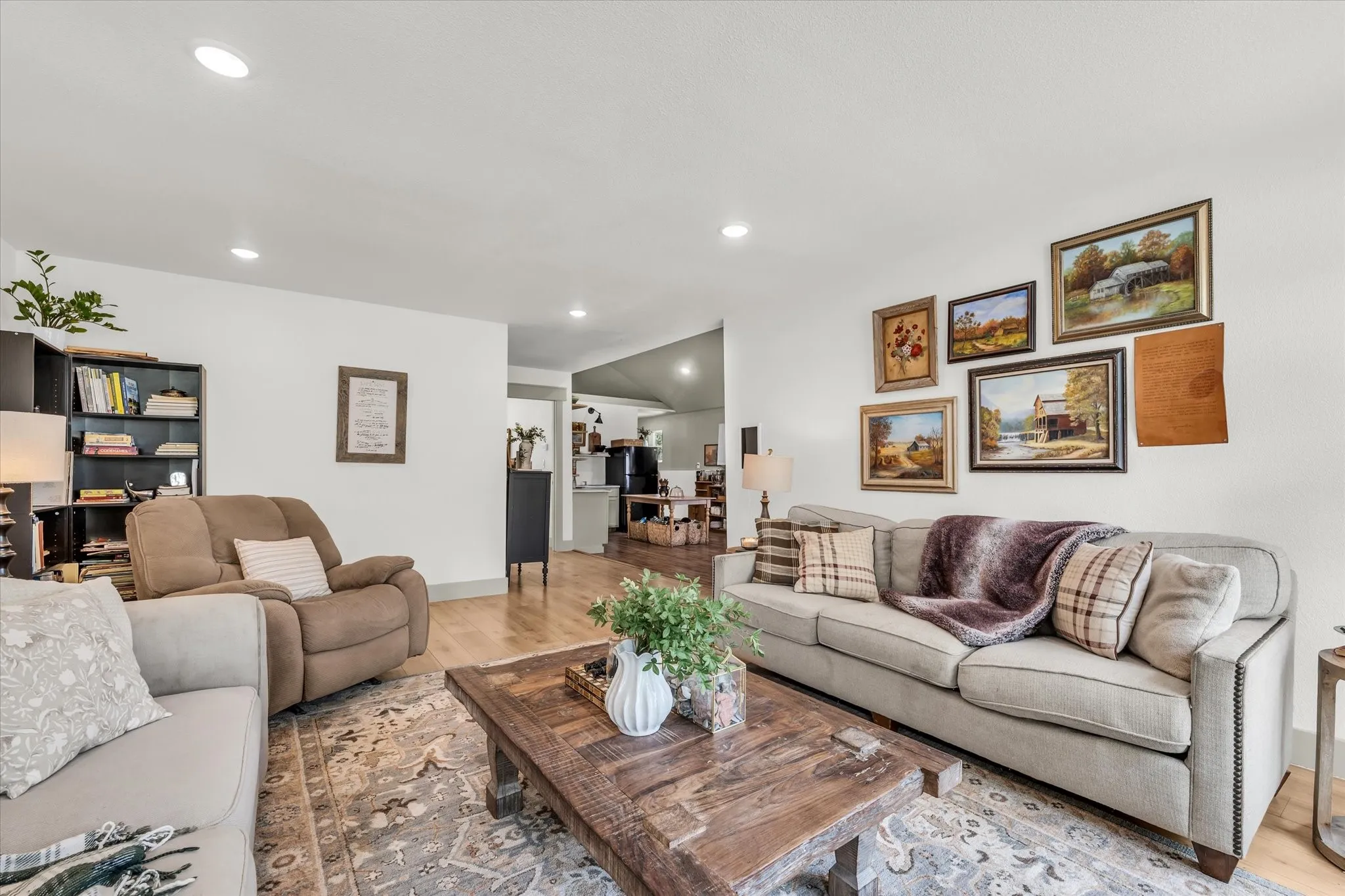 Single Family Residence For Sale in Mc Lennan County , 261 Windmill Lane, Waco, Texas 76705, 2 Bedroom, 1 Bathroom, 2 Garage spaces, 1,196 Sqft, built in 1990, mls#21223722, Real Estate Agent in Waco, Homes For Sale in Mc Lennan county, Homes For Sale in Waco, Realtor in Waco Texas, Real Estate Brokerage Independent Realty Texas, Luminita Cordes Realtor