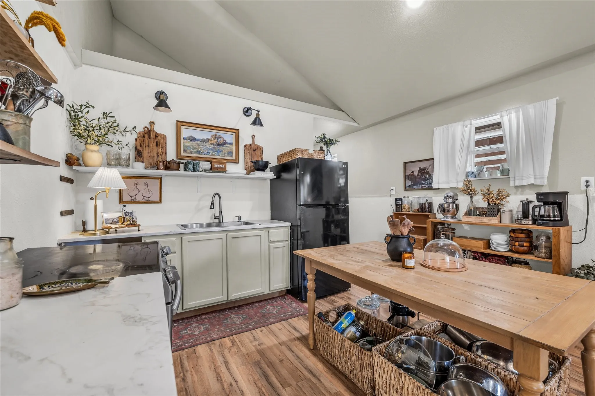 Single Family Residence For Sale in Mc Lennan County , 261 Windmill Lane, Waco, Texas 76705, 2 Bedroom, 1 Bathroom, 2 Garage spaces, 1,196 Sqft, built in 1990, mls#21223722, Real Estate Agent in Waco, Homes For Sale in Mc Lennan county, Homes For Sale in Waco, Realtor in Waco Texas, Real Estate Brokerage Independent Realty Texas, Luminita Cordes Realtor