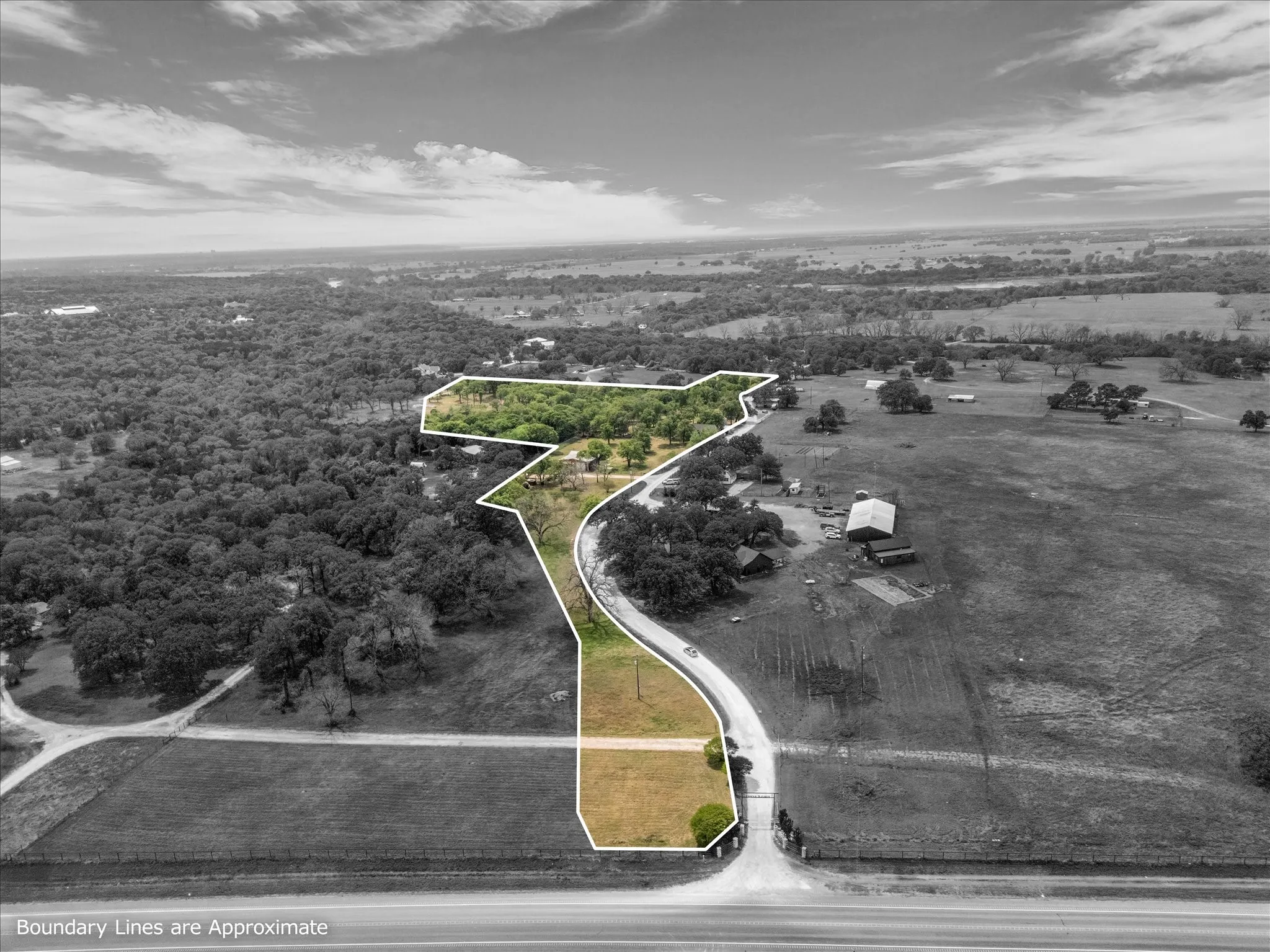 Single Family Residence For Sale in Mc Lennan County , 261 Windmill Lane, Waco, Texas 76705, 2 Bedroom, 1 Bathroom, 2 Garage spaces, 1,196 Sqft, built in 1990, mls#21223722, Real Estate Agent in Waco, Homes For Sale in Mc Lennan county, Homes For Sale in Waco, Realtor in Waco Texas, Real Estate Brokerage Independent Realty Texas, Luminita Cordes Realtor