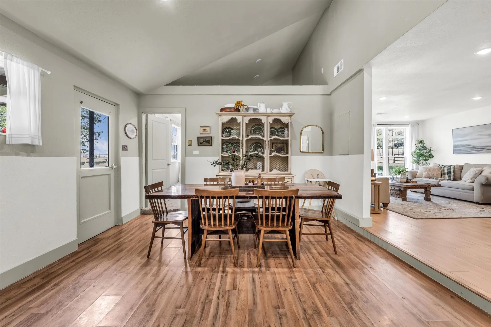 Single Family Residence For Sale in Mc Lennan County , 261 Windmill Lane, Waco, Texas 76705, 2 Bedroom, 1 Bathroom, 2 Garage spaces, 1,196 Sqft, built in 1990, mls#21223722, Real Estate Agent in Waco, Homes For Sale in Mc Lennan county, Homes For Sale in Waco, Realtor in Waco Texas, Real Estate Brokerage Independent Realty Texas, Luminita Cordes Realtor
