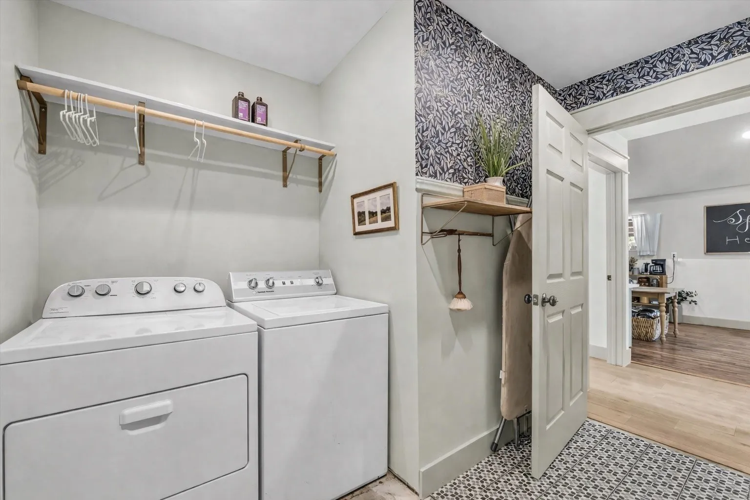 Single Family Residence For Sale in Mc Lennan County , 261 Windmill Lane, Waco, Texas 76705, 2 Bedroom, 1 Bathroom, 2 Garage spaces, 1,196 Sqft, built in 1990, mls#21223722, Real Estate Agent in Waco, Homes For Sale in Mc Lennan county, Homes For Sale in Waco, Realtor in Waco Texas, Real Estate Brokerage Independent Realty Texas, Luminita Cordes Realtor