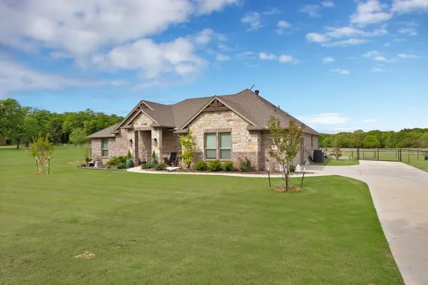 Single Family Residence For Sale in Parker County , 173 Stanley Lane, Poolville, Texas 76487, 3 Bedroom, 2 Bathroom, 2 Garage spaces, 2,271 Sqft, built in 2022, mls#21227450, Real Estate Agent in Poolville, Homes For Sale in Parker county, Homes For Sale in Poolville, Realtor in Poolville Texas, Real Estate Brokerage Independent Realty Texas, Luminita Cordes Realtor